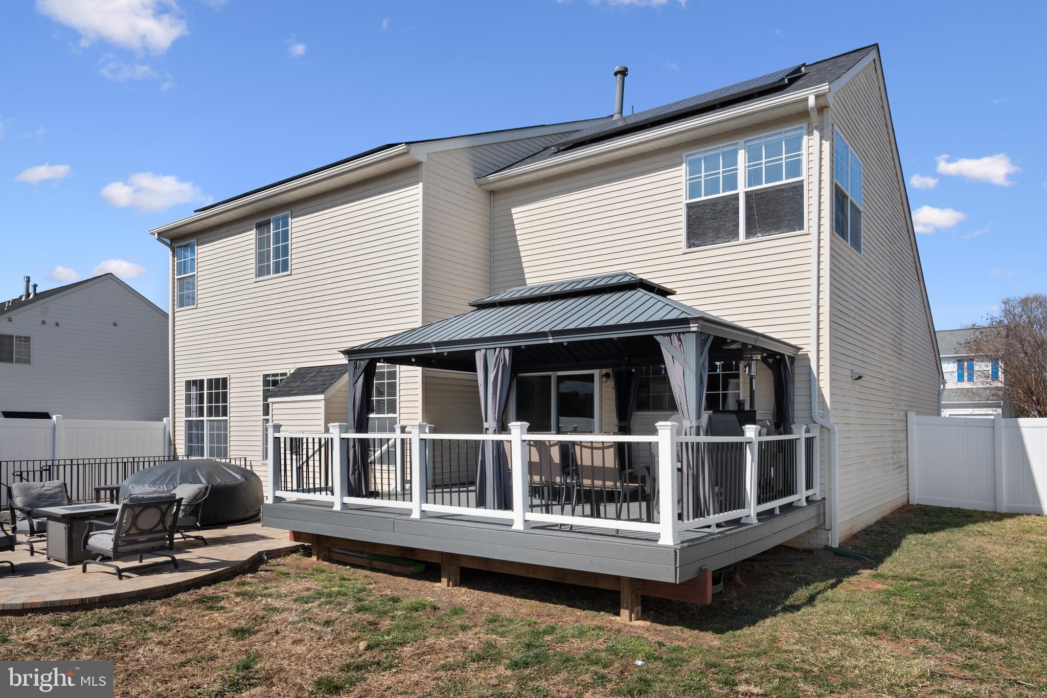 STRATFORD PLACE - Residential