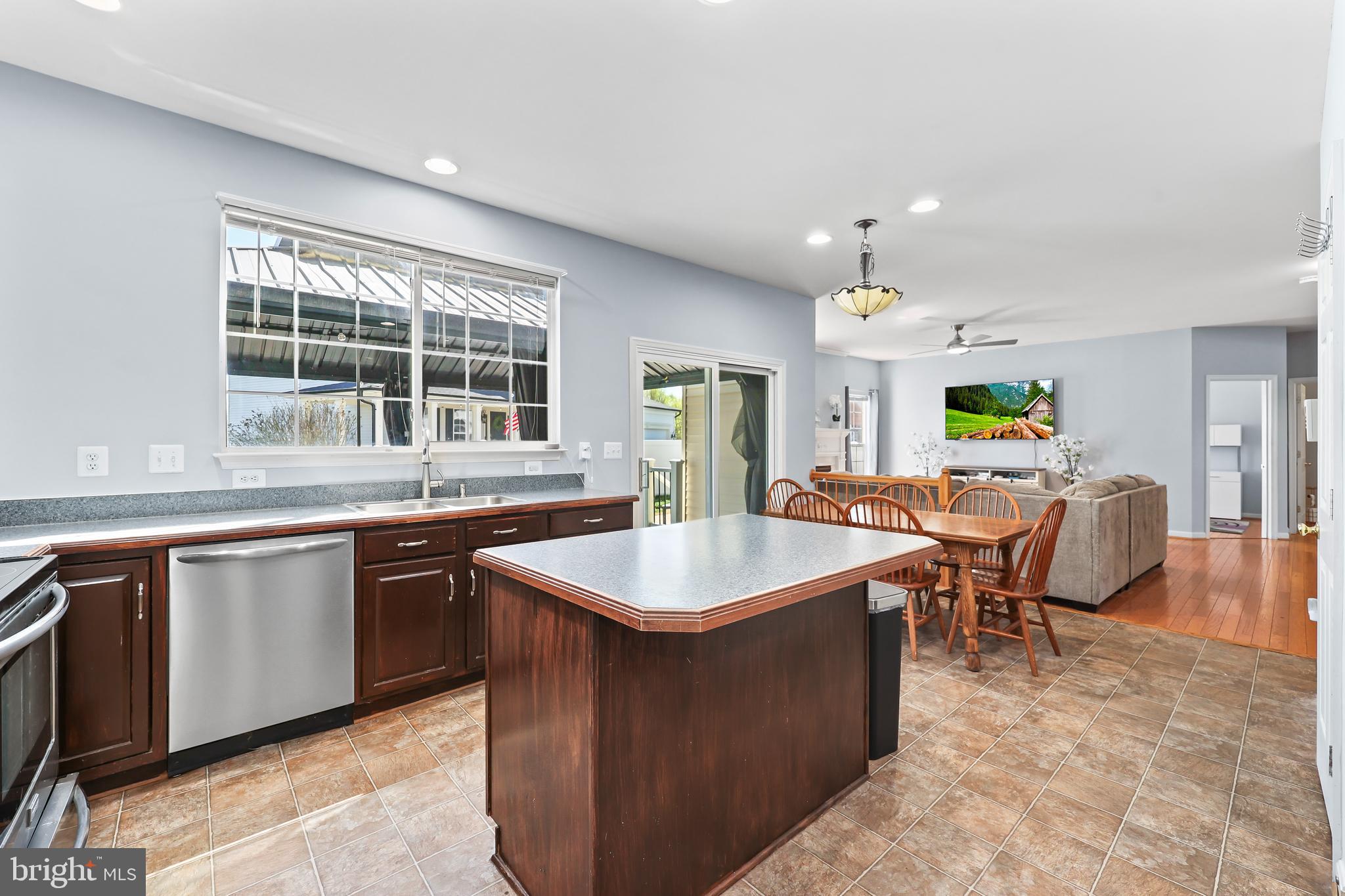 STRATFORD PLACE - Residential