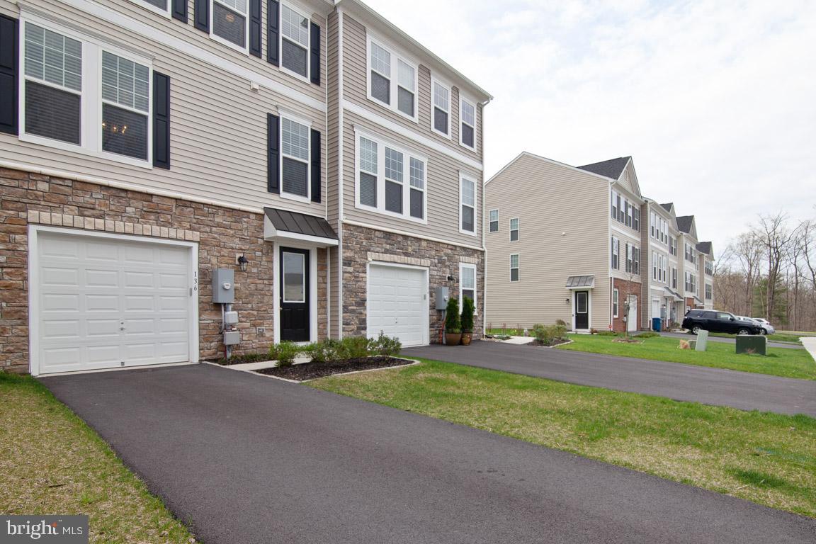 FIELDSTONE - Residential