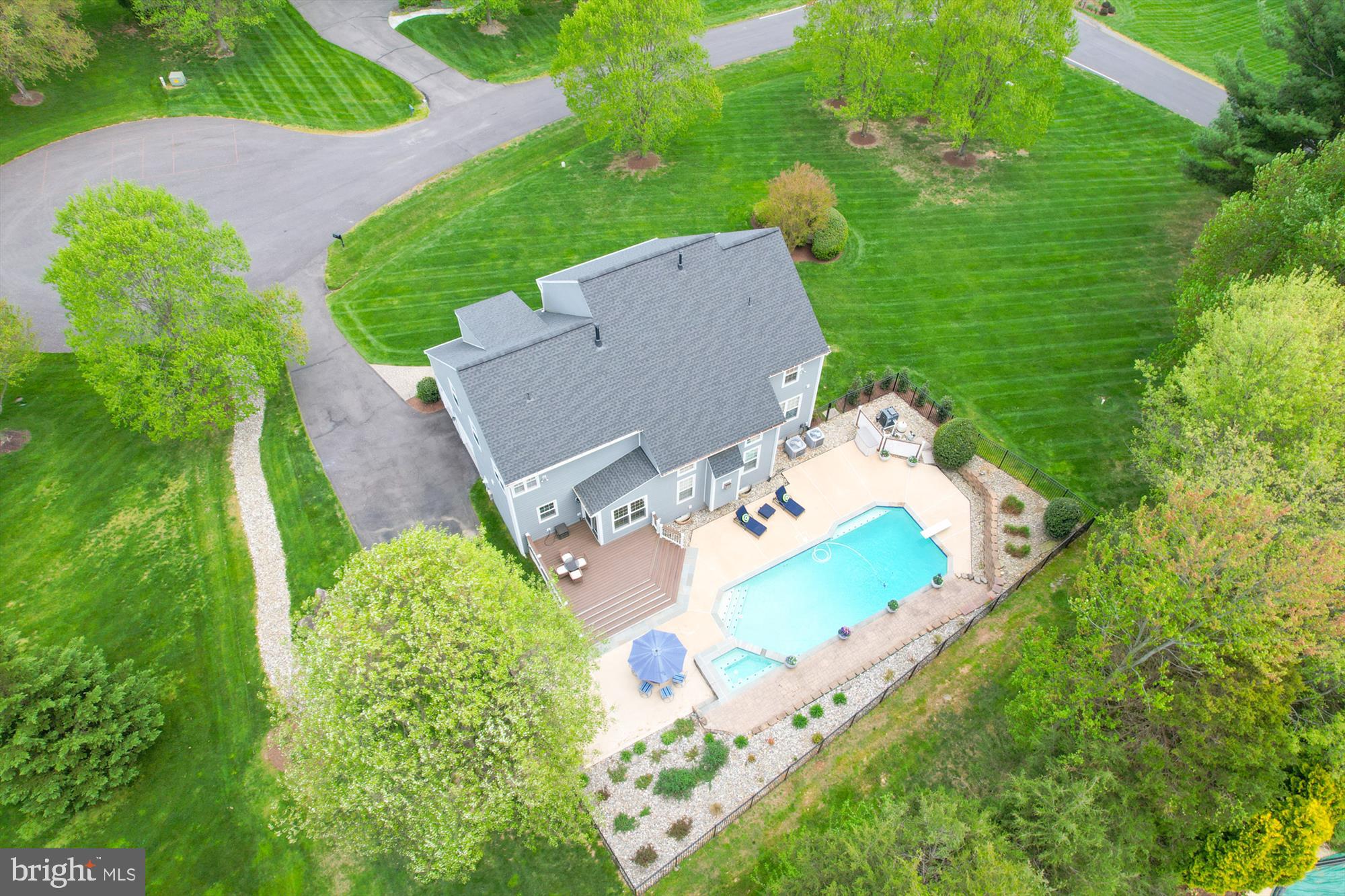 CROSSFIELDS - Residential