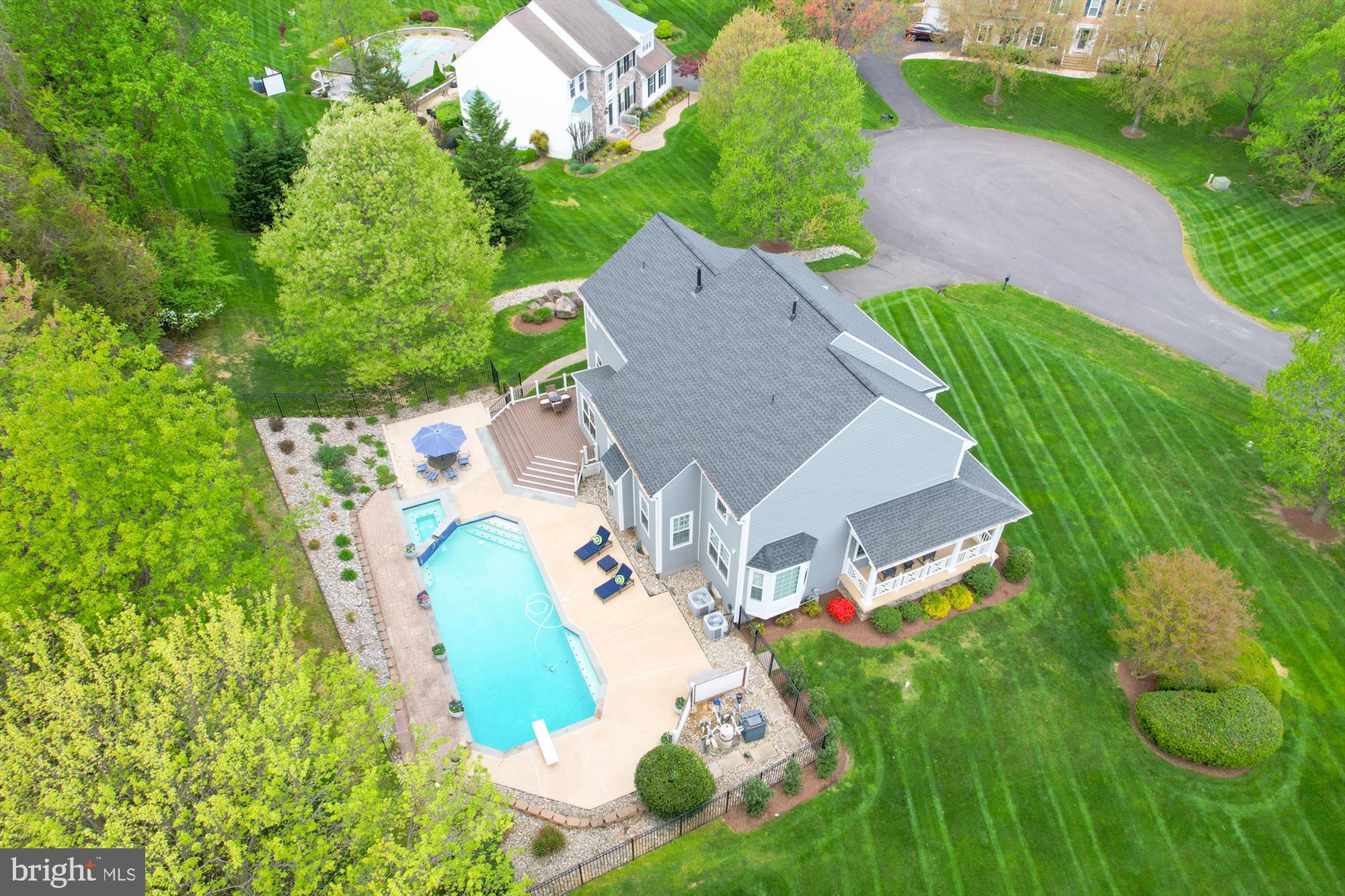 CROSSFIELDS - Residential