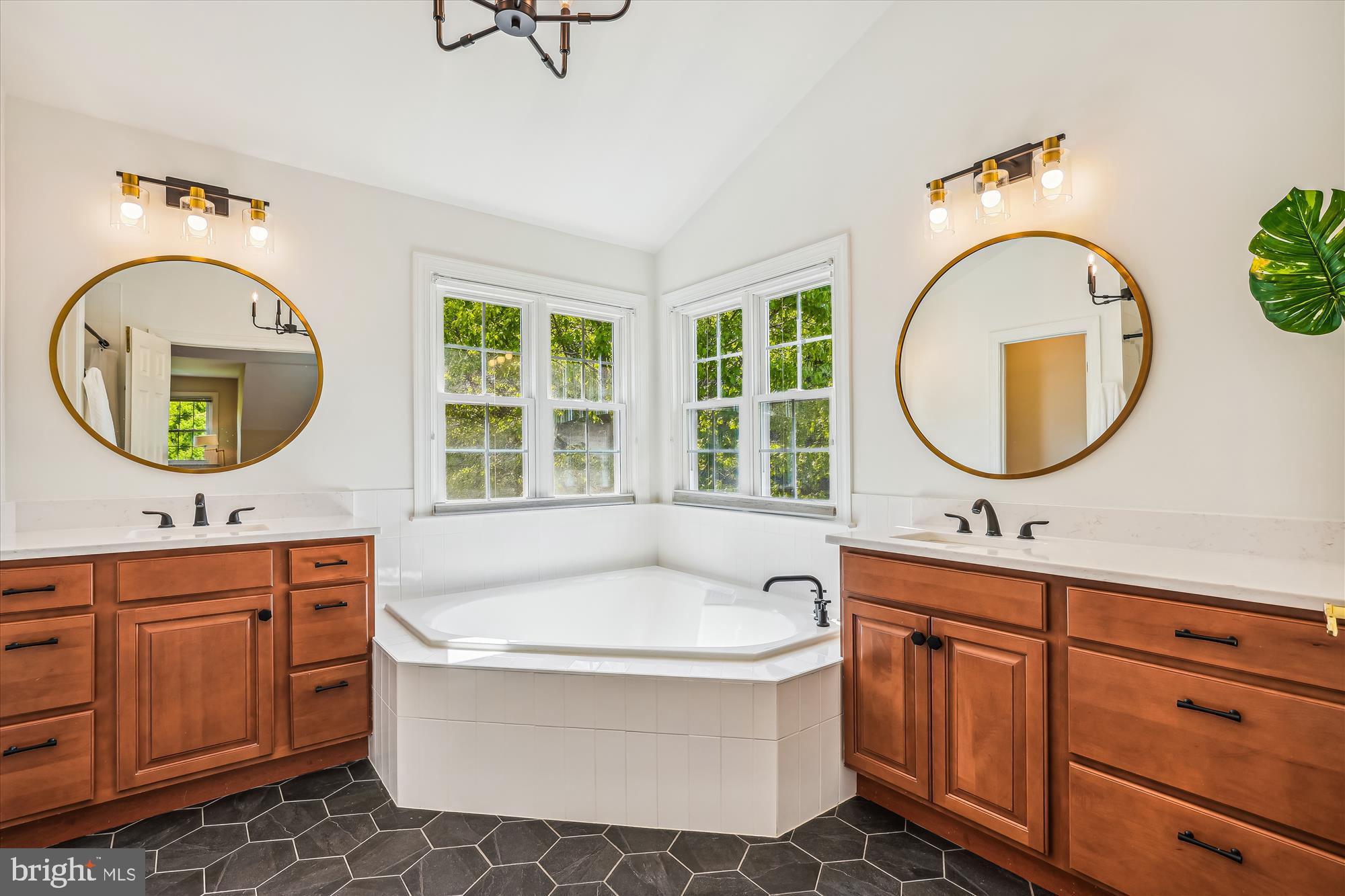 CROSSFIELDS - Residential