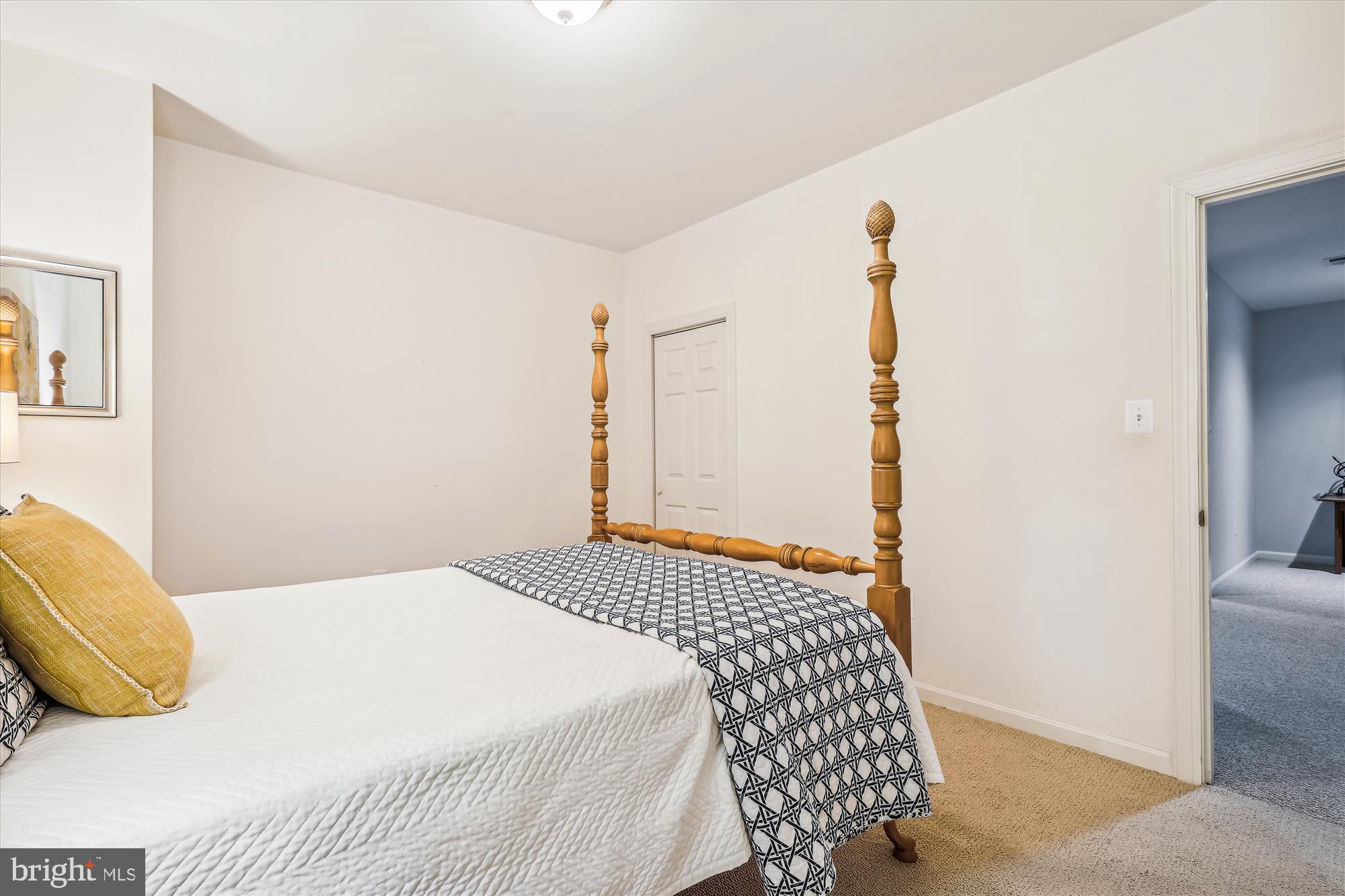 CROSSFIELDS - Residential