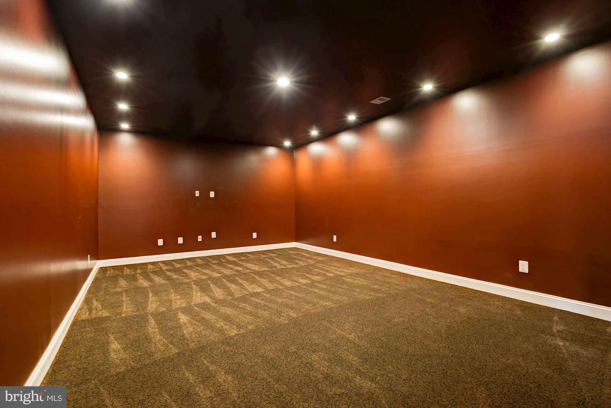 CHESTERBROOK GARDENS - Residential