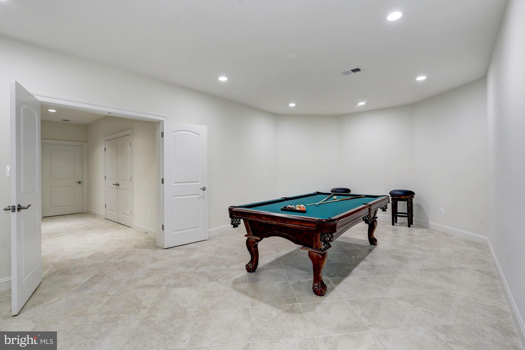 CHESTERBROOK GARDENS - Residential