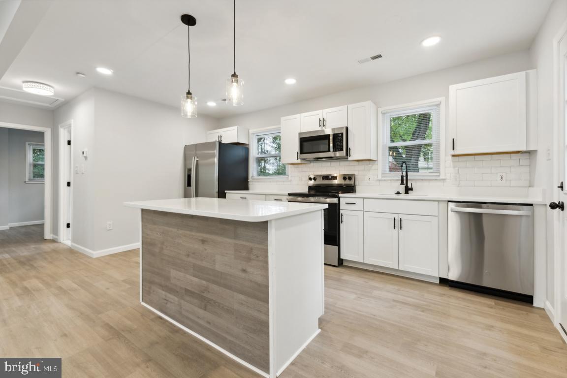 DALE CITY - Residential