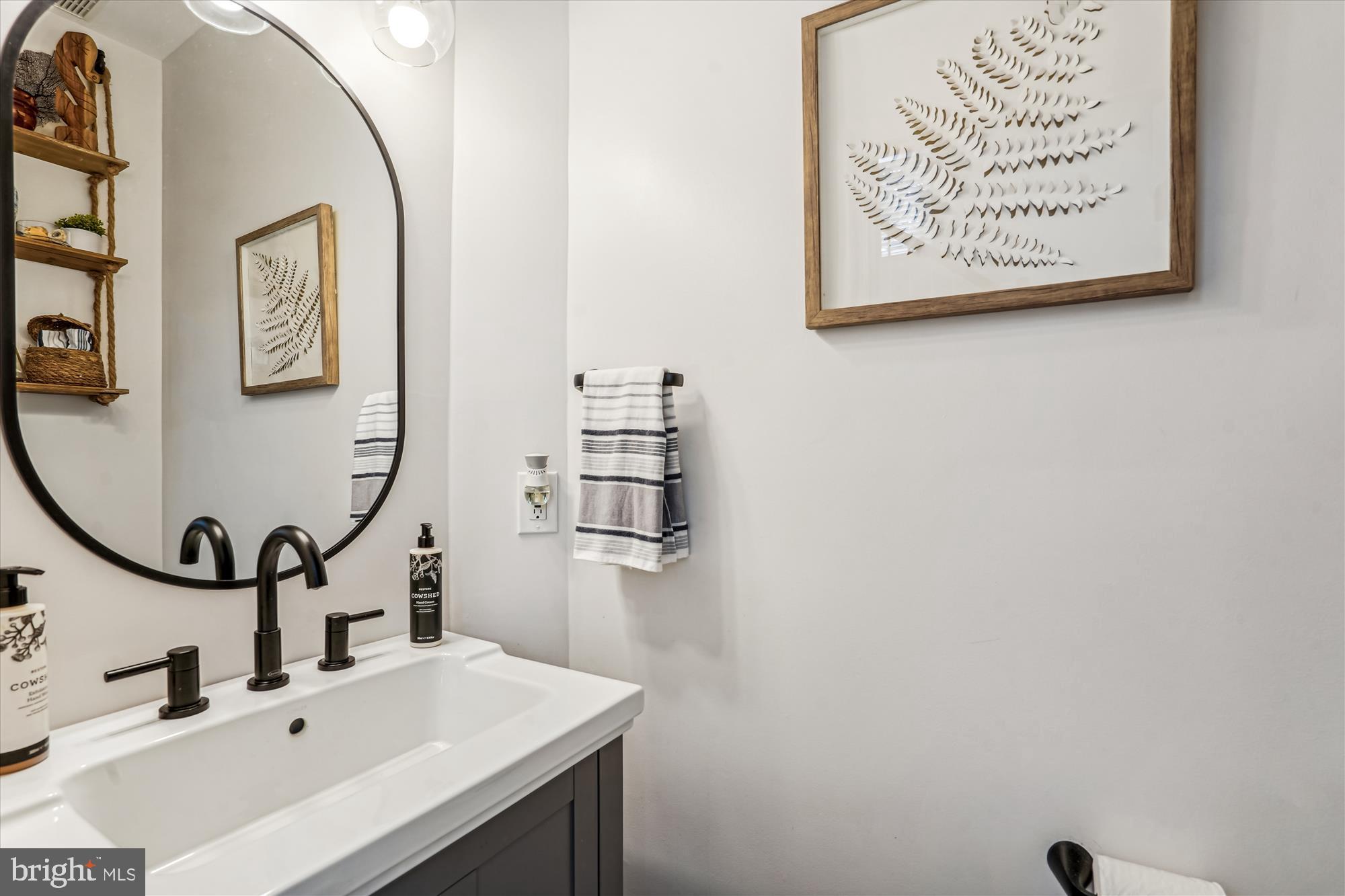 WINDY HILL AT LINCOLNIA - Residential