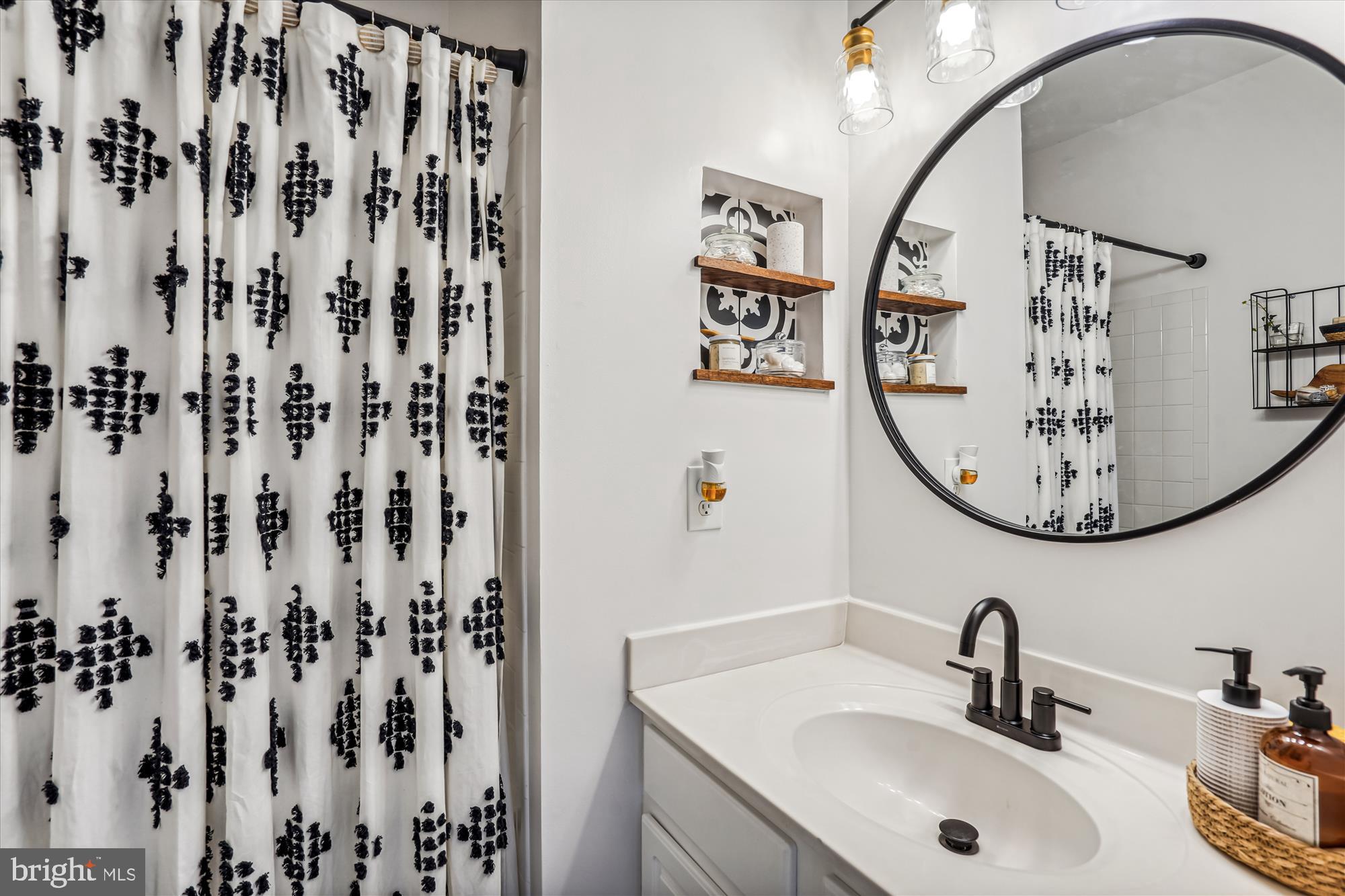 WINDY HILL AT LINCOLNIA - Residential