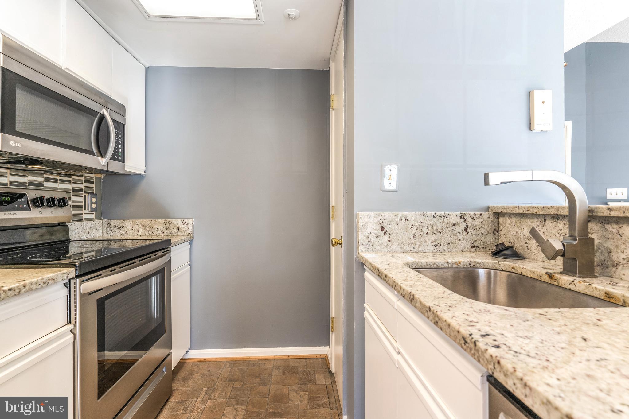 THE VISTAS - Residential Lease