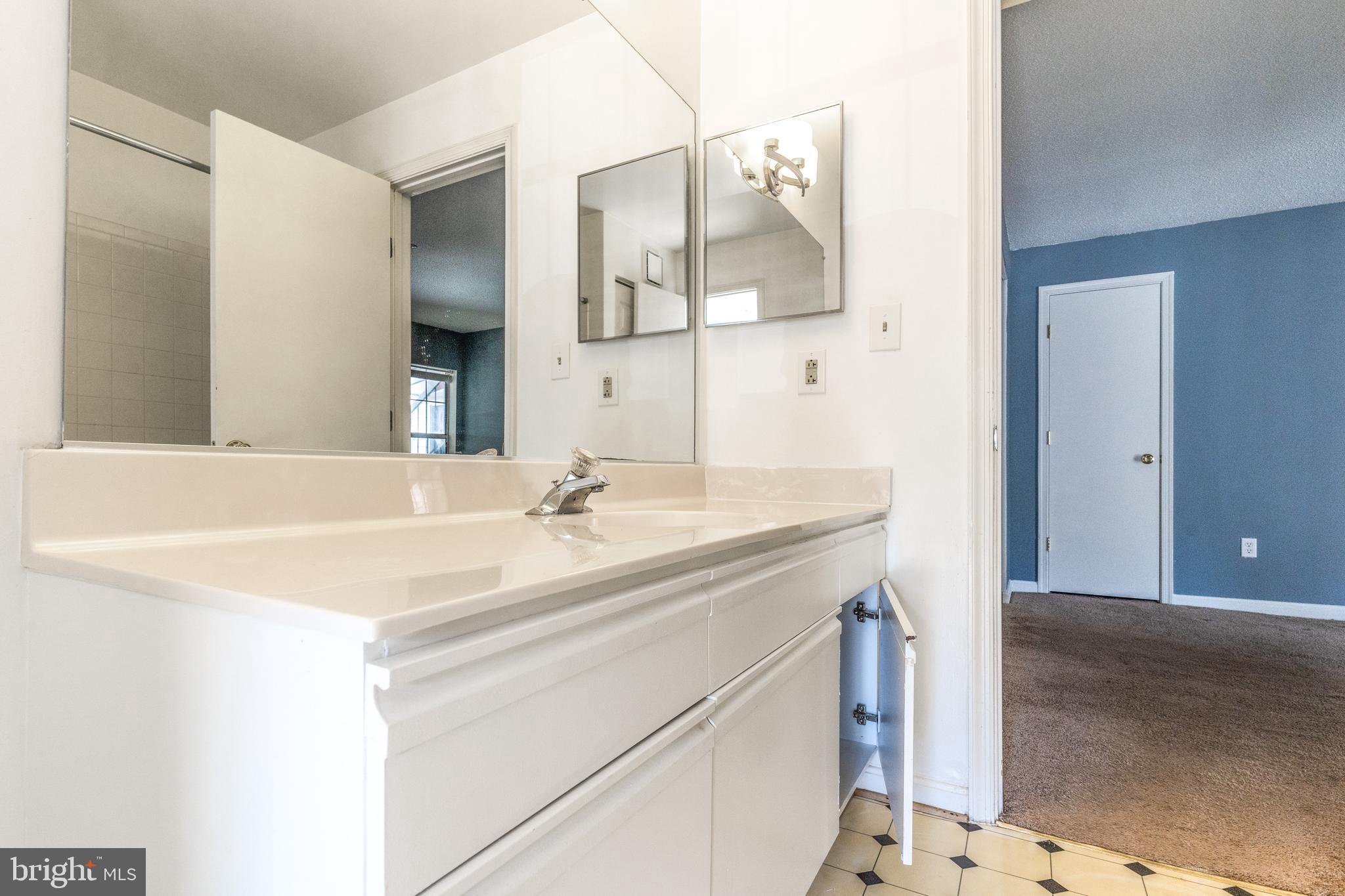 THE VISTAS - Residential Lease