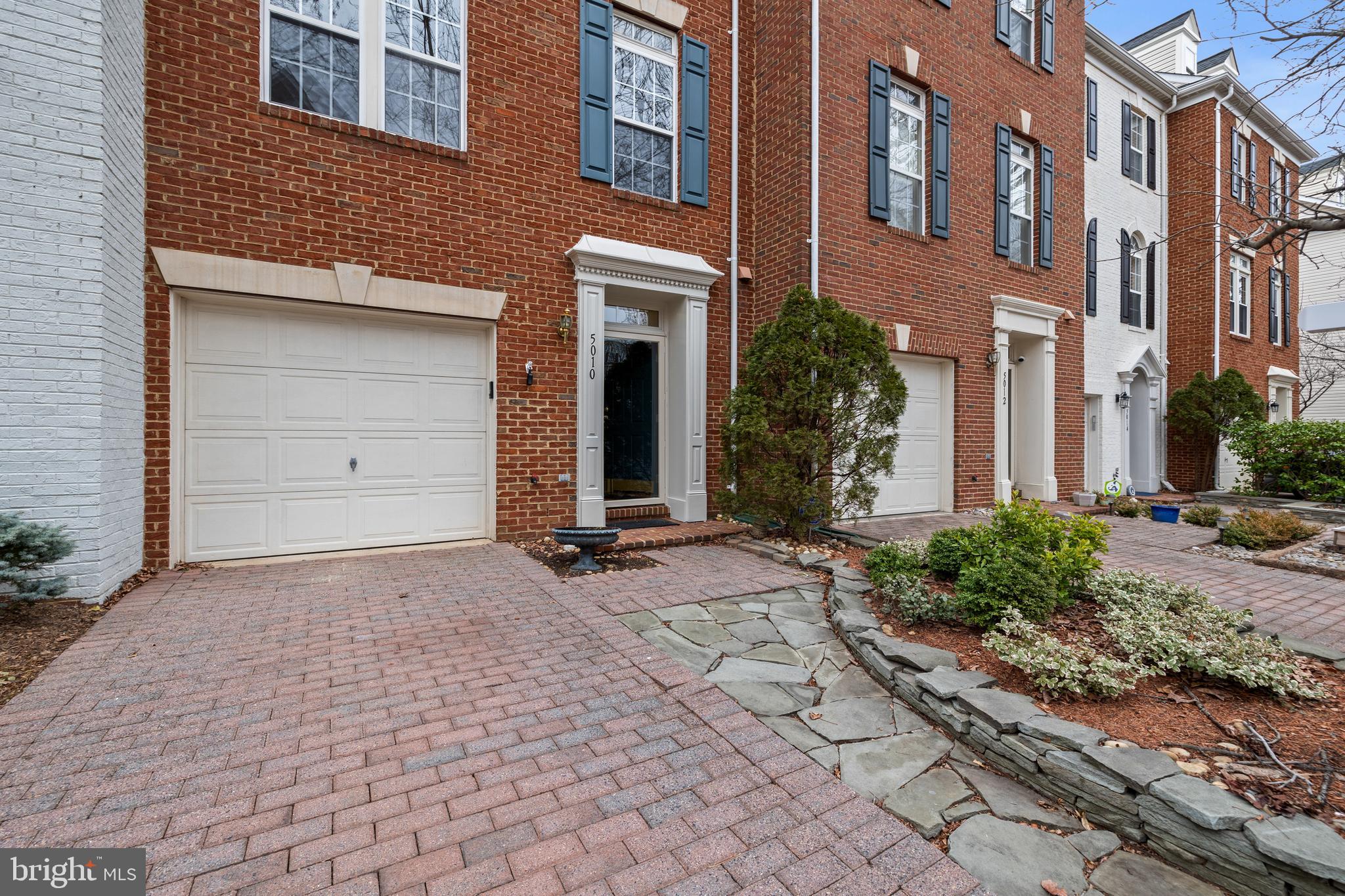 CAMERON STATION - Residential