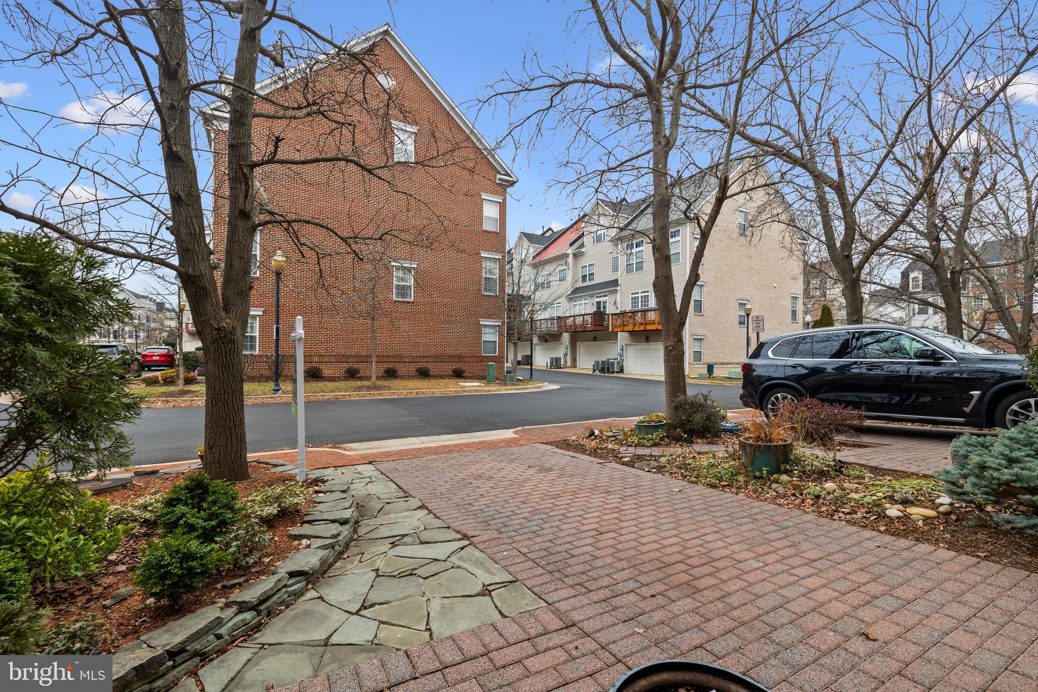 CAMERON STATION - Residential