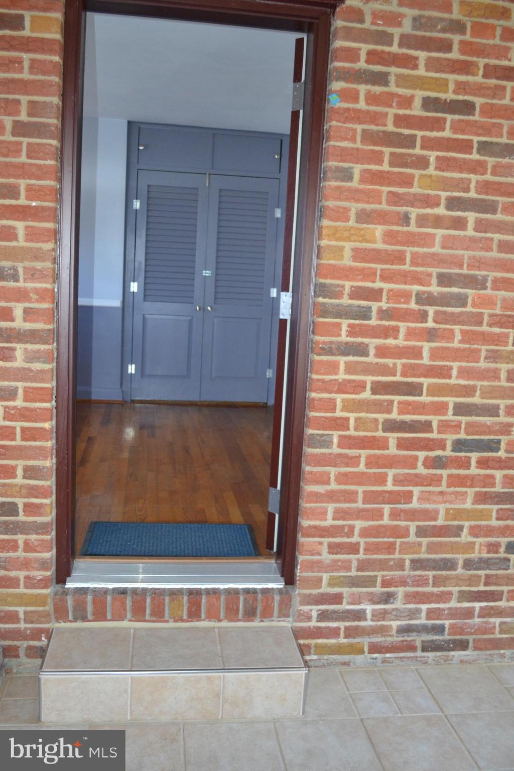 GERARD PLAZA - Residential