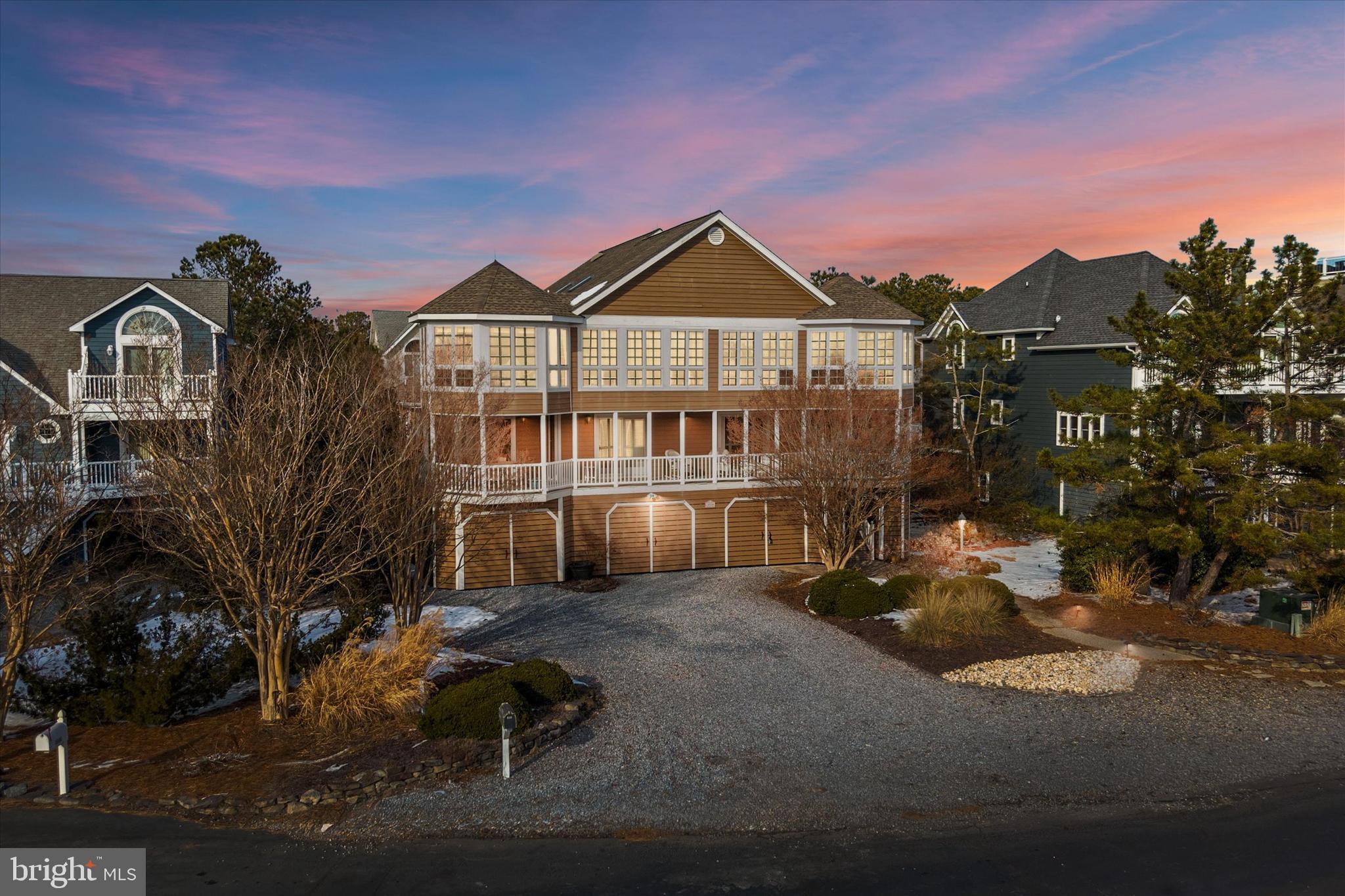 BREAKWATER BEACH - Residential