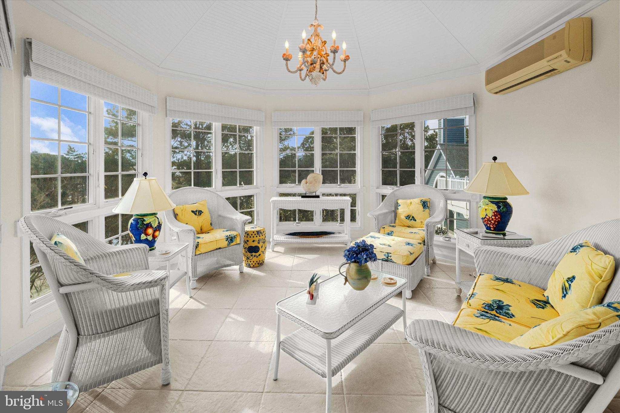 BREAKWATER BEACH - Residential