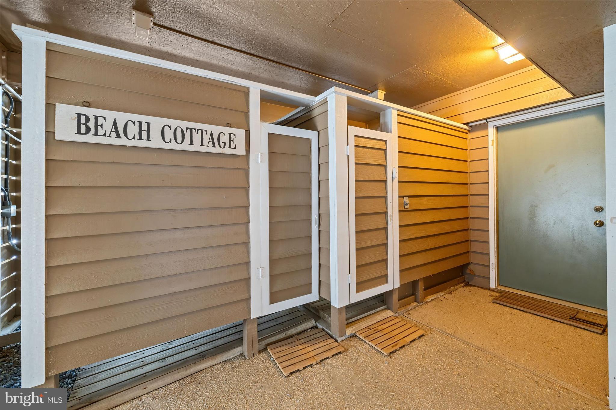 BREAKWATER BEACH - Residential