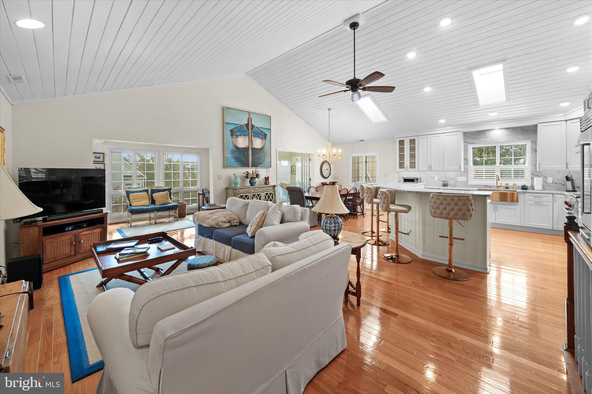 BREAKWATER BEACH - Residential