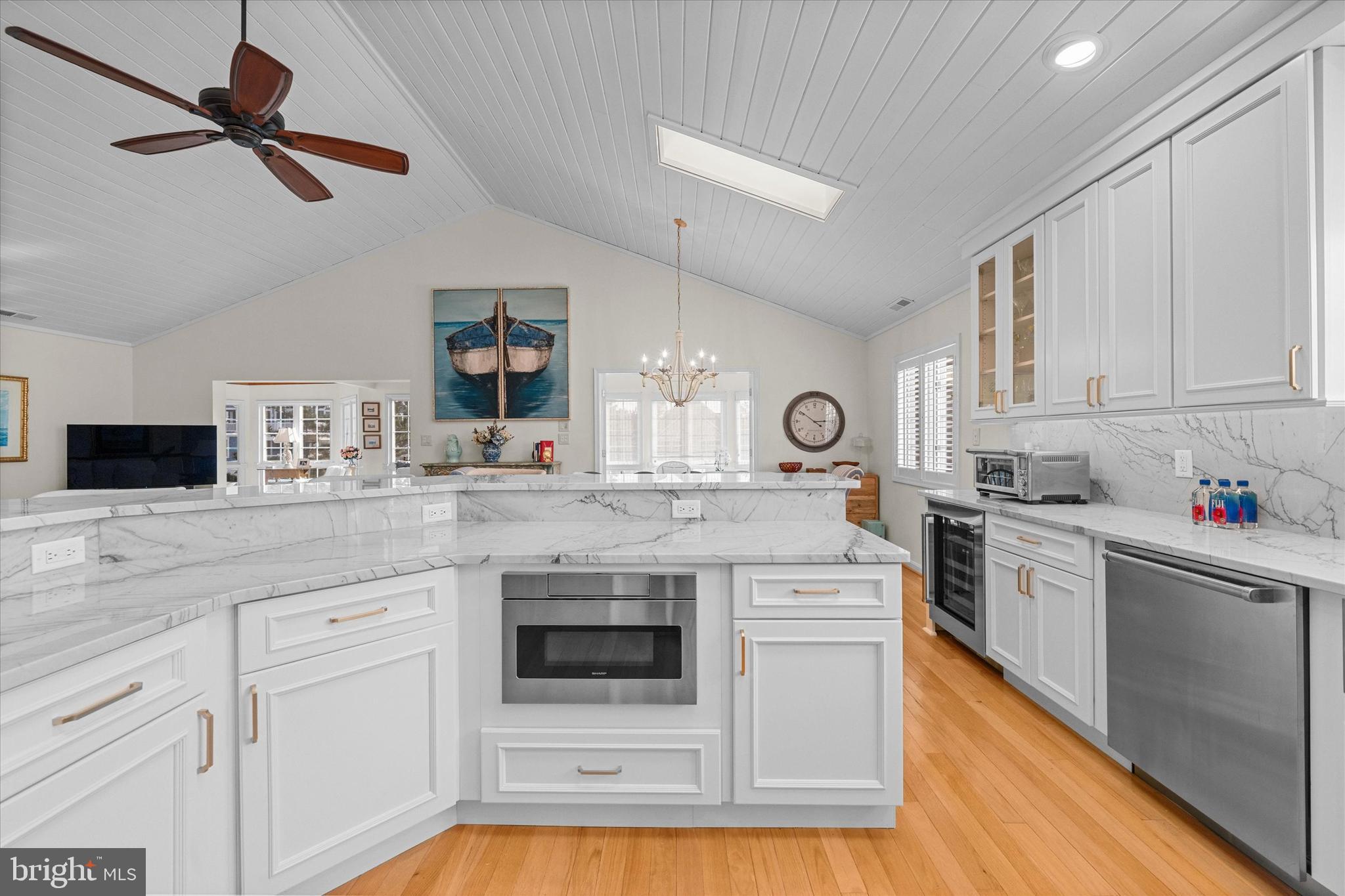 BREAKWATER BEACH - Residential