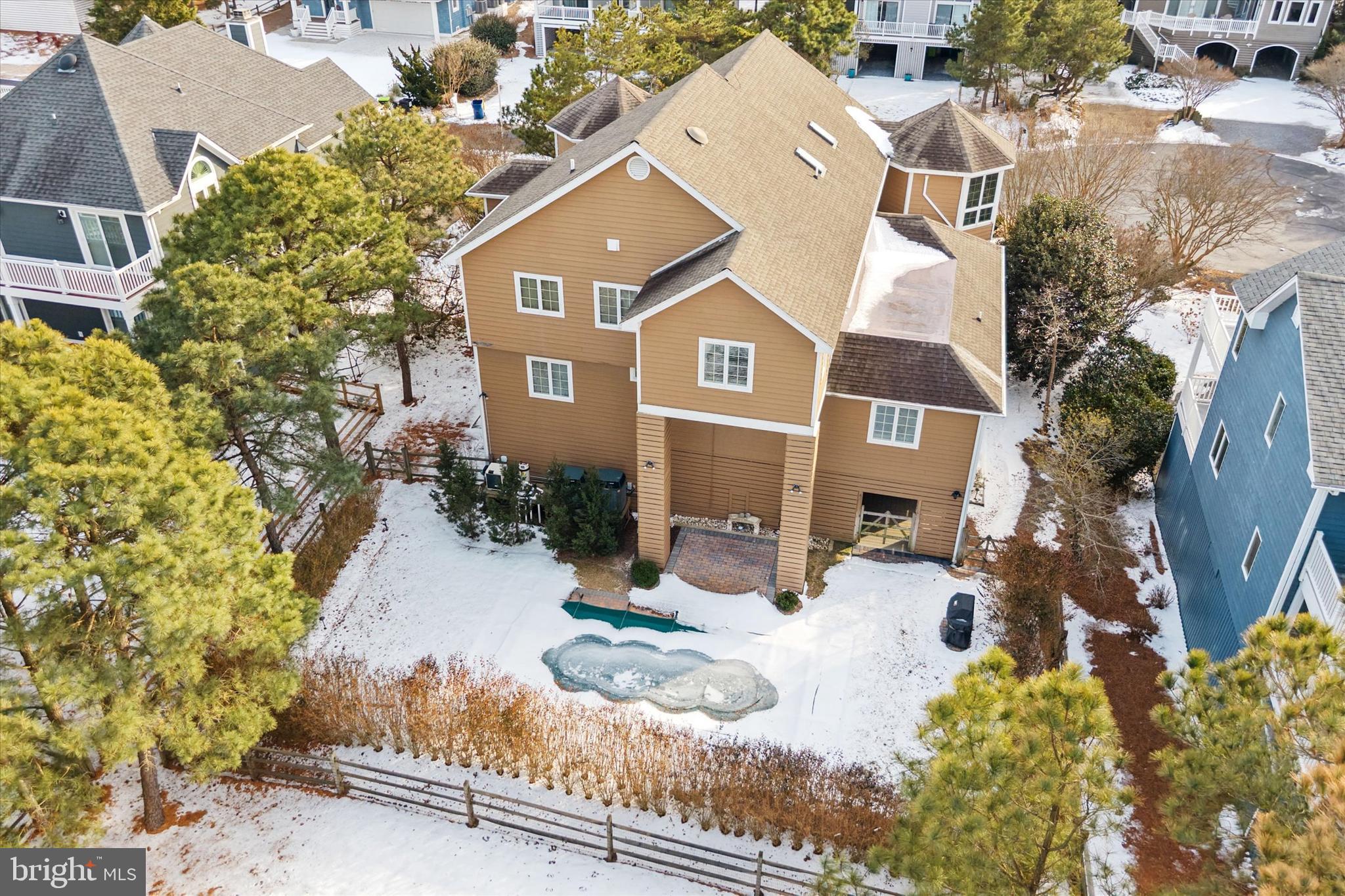 BREAKWATER BEACH - Residential