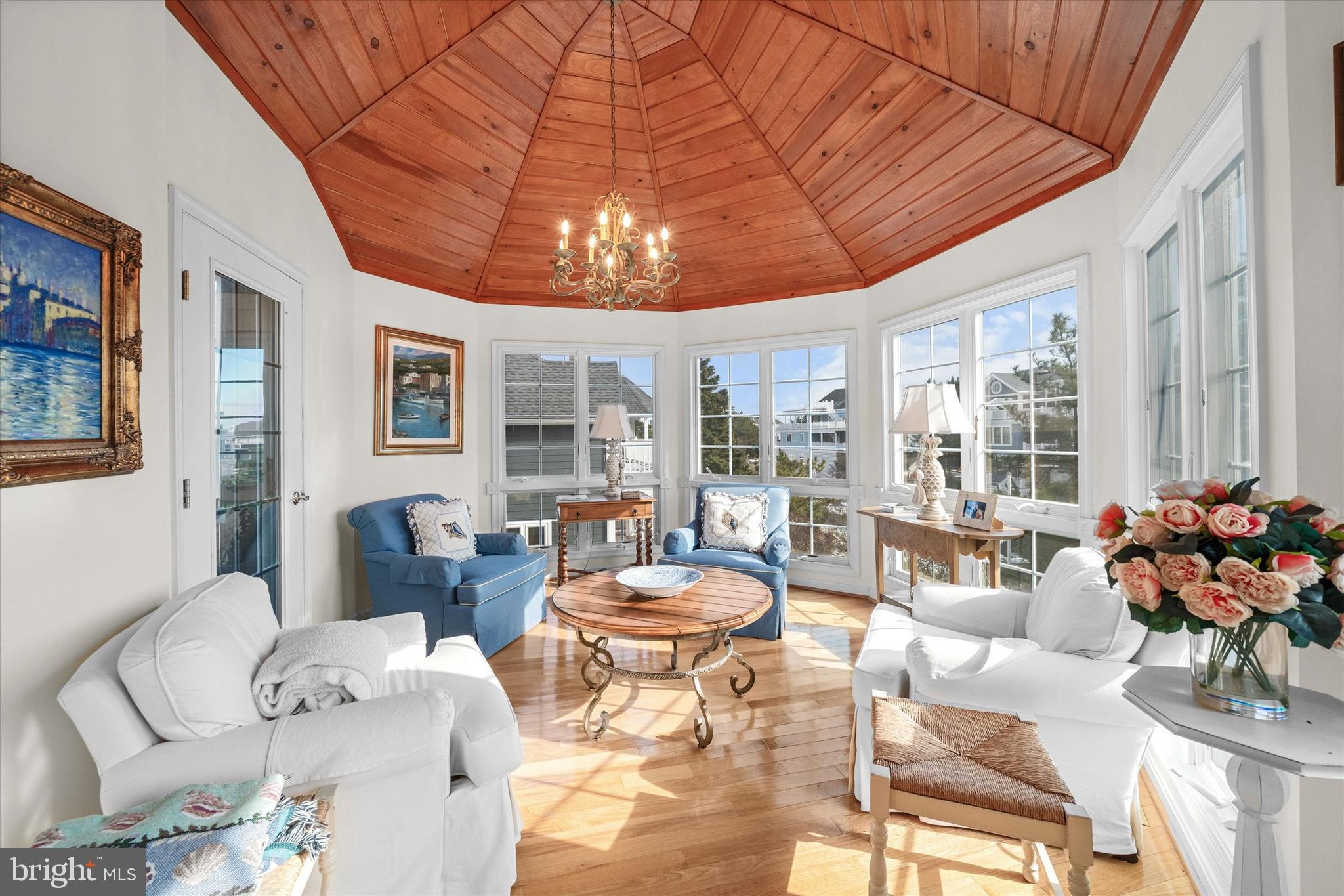 BREAKWATER BEACH - Residential