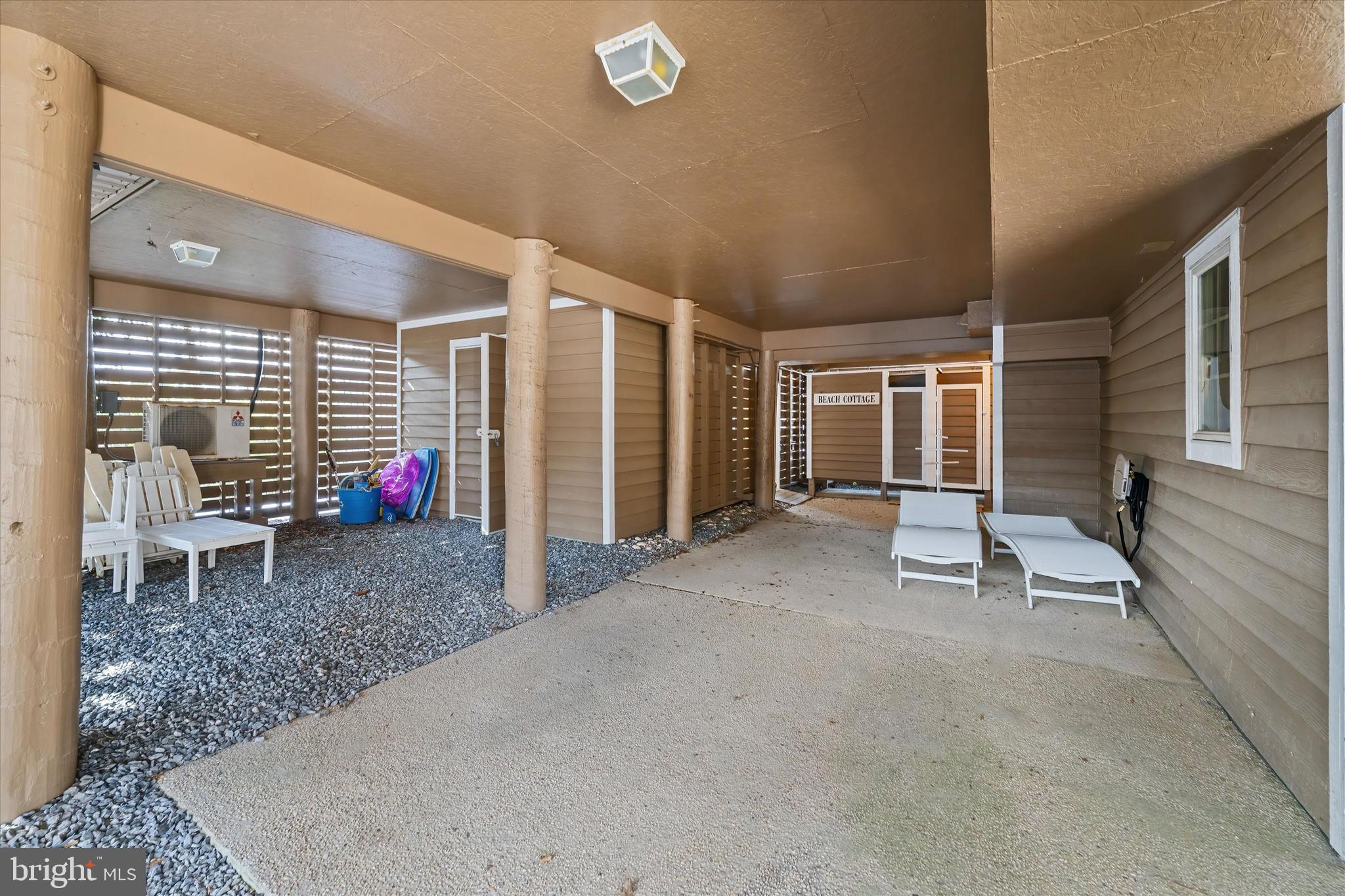 BREAKWATER BEACH - Residential