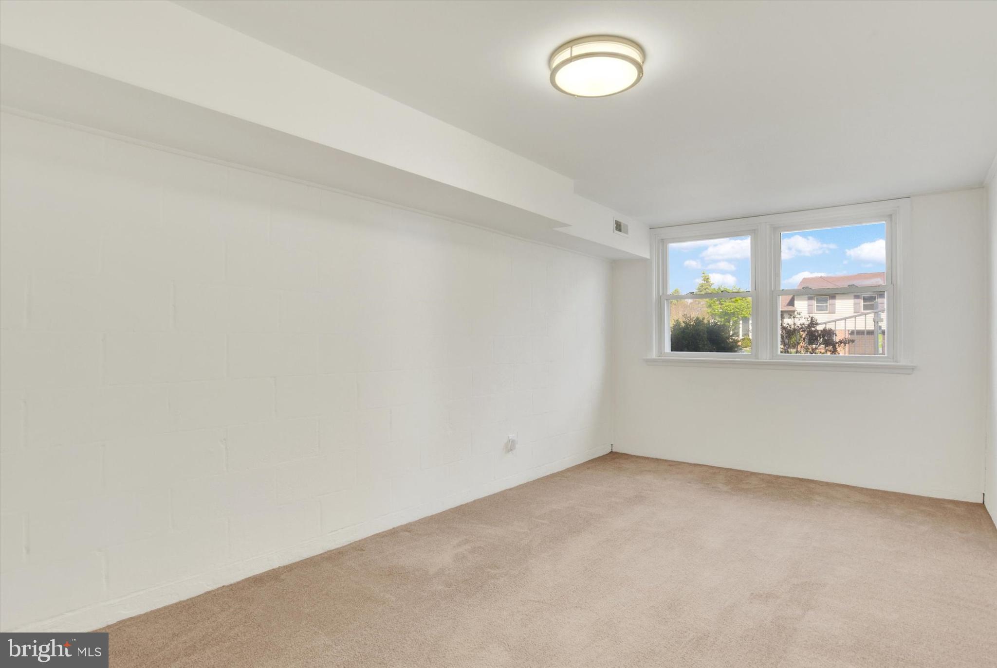 WYNNEWOOD PARK - Residential