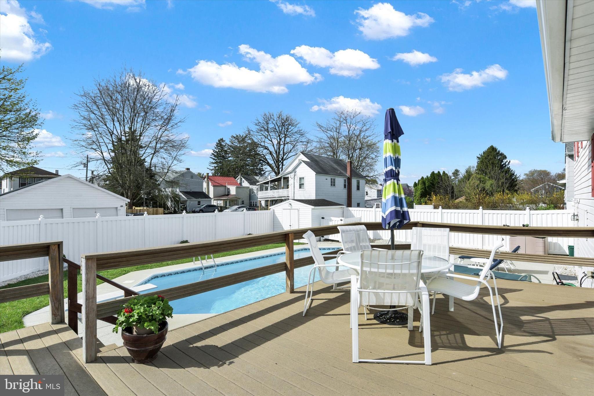 WYNNEWOOD PARK - Residential