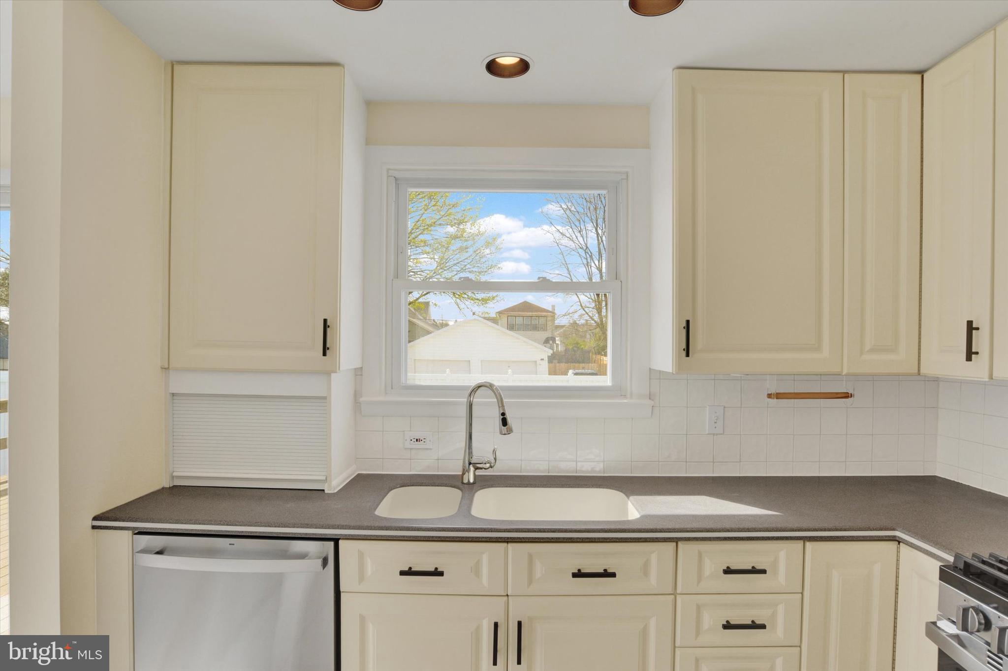 WYNNEWOOD PARK - Residential