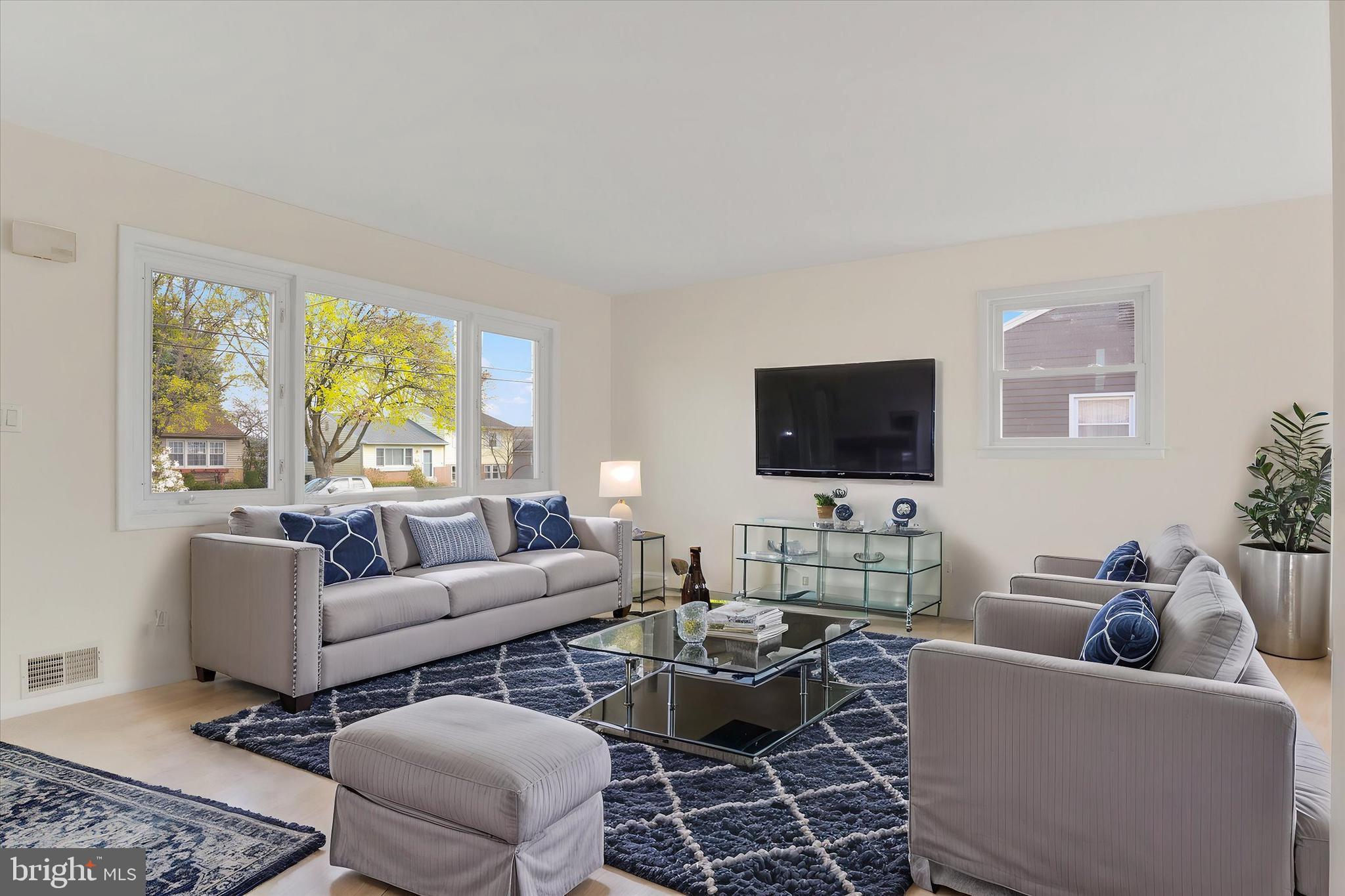 WYNNEWOOD PARK - Residential