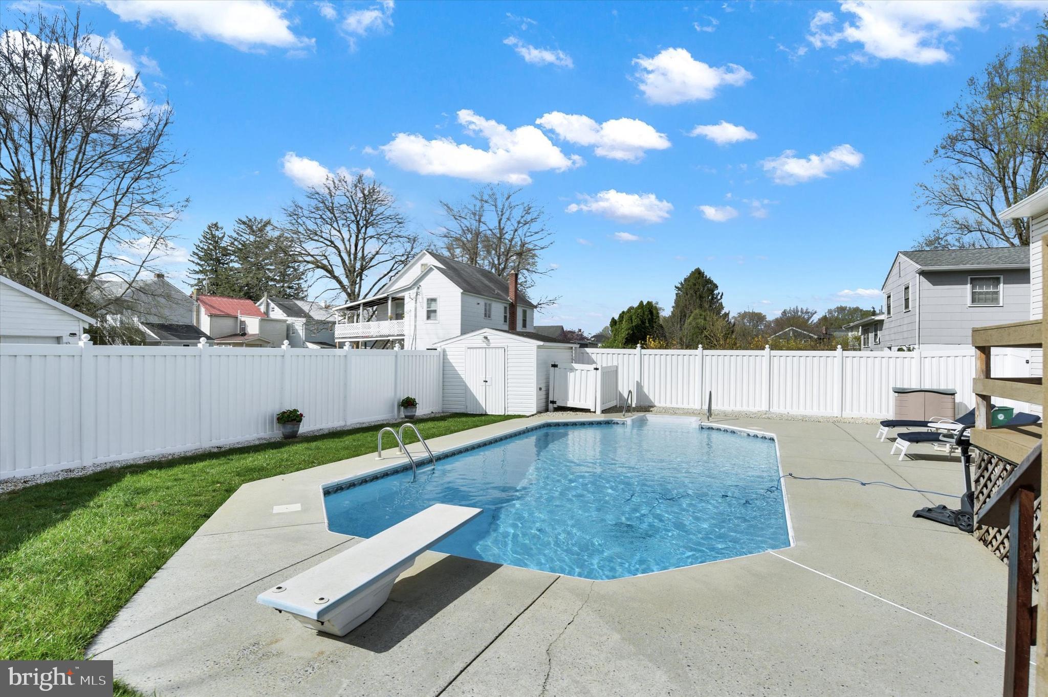 WYNNEWOOD PARK - Residential