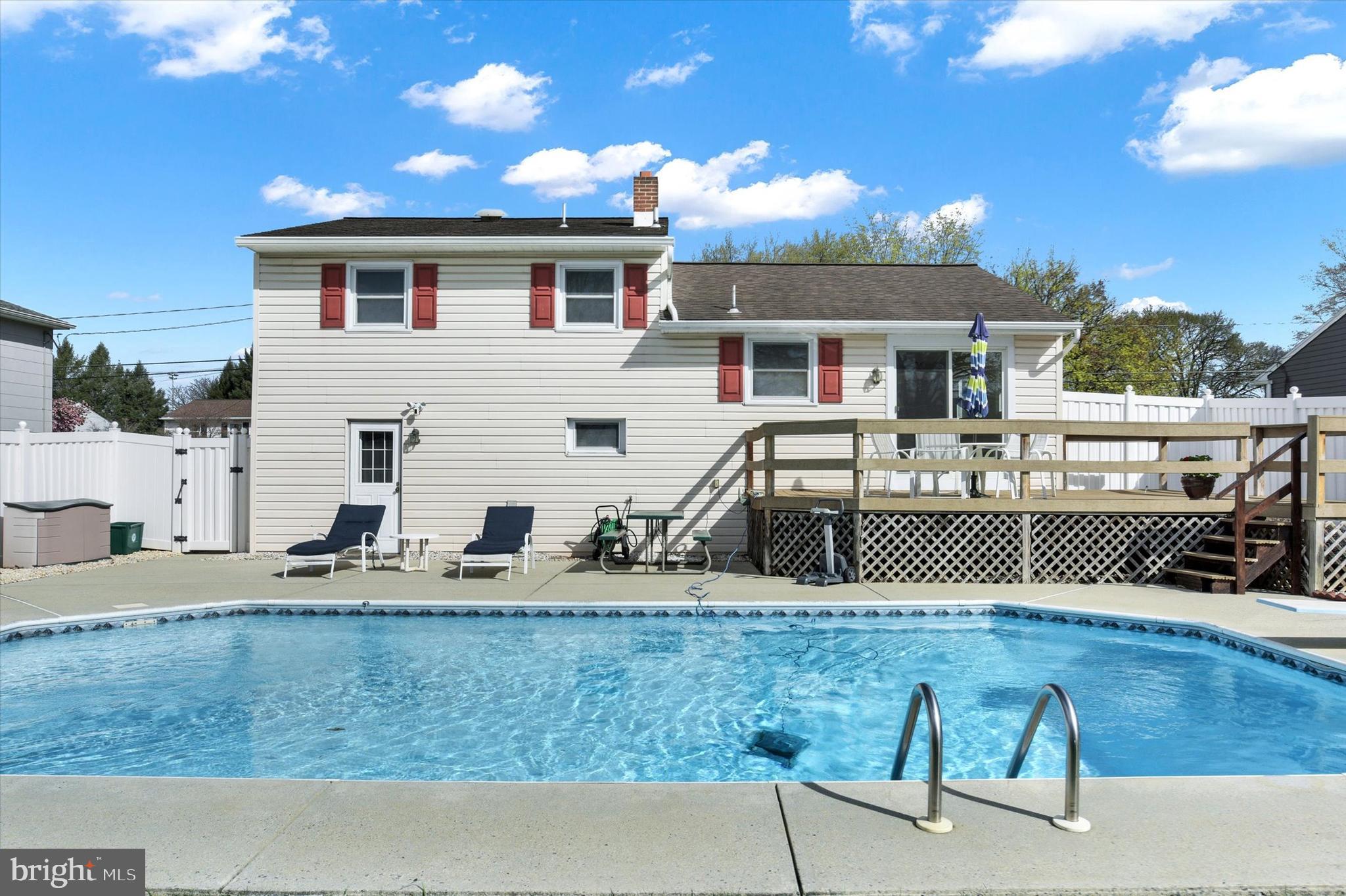 WYNNEWOOD PARK - Residential