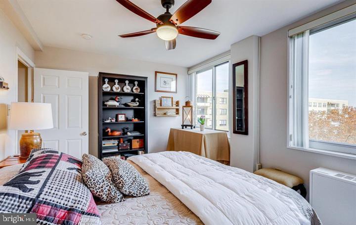 RIVER TOWERS - Residential Lease