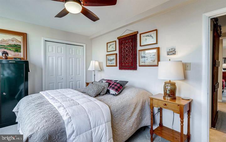 RIVER TOWERS - Residential Lease