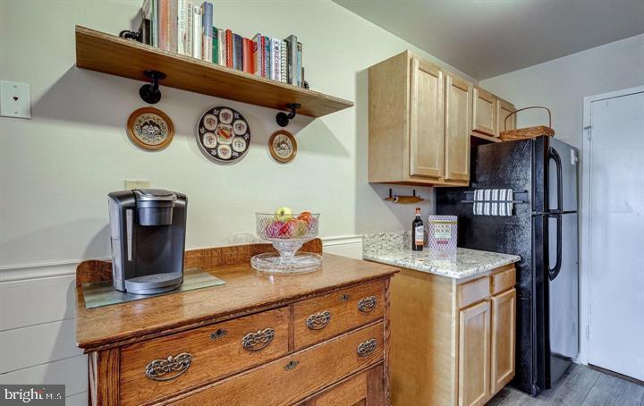 RIVER TOWERS - Residential Lease