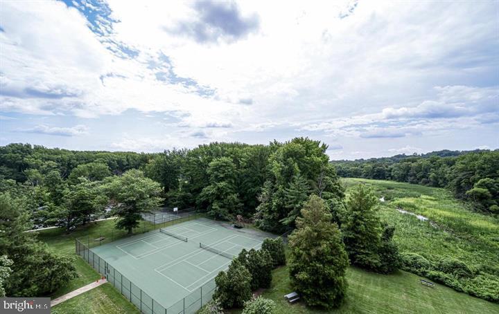 RIVER TOWERS - Residential Lease