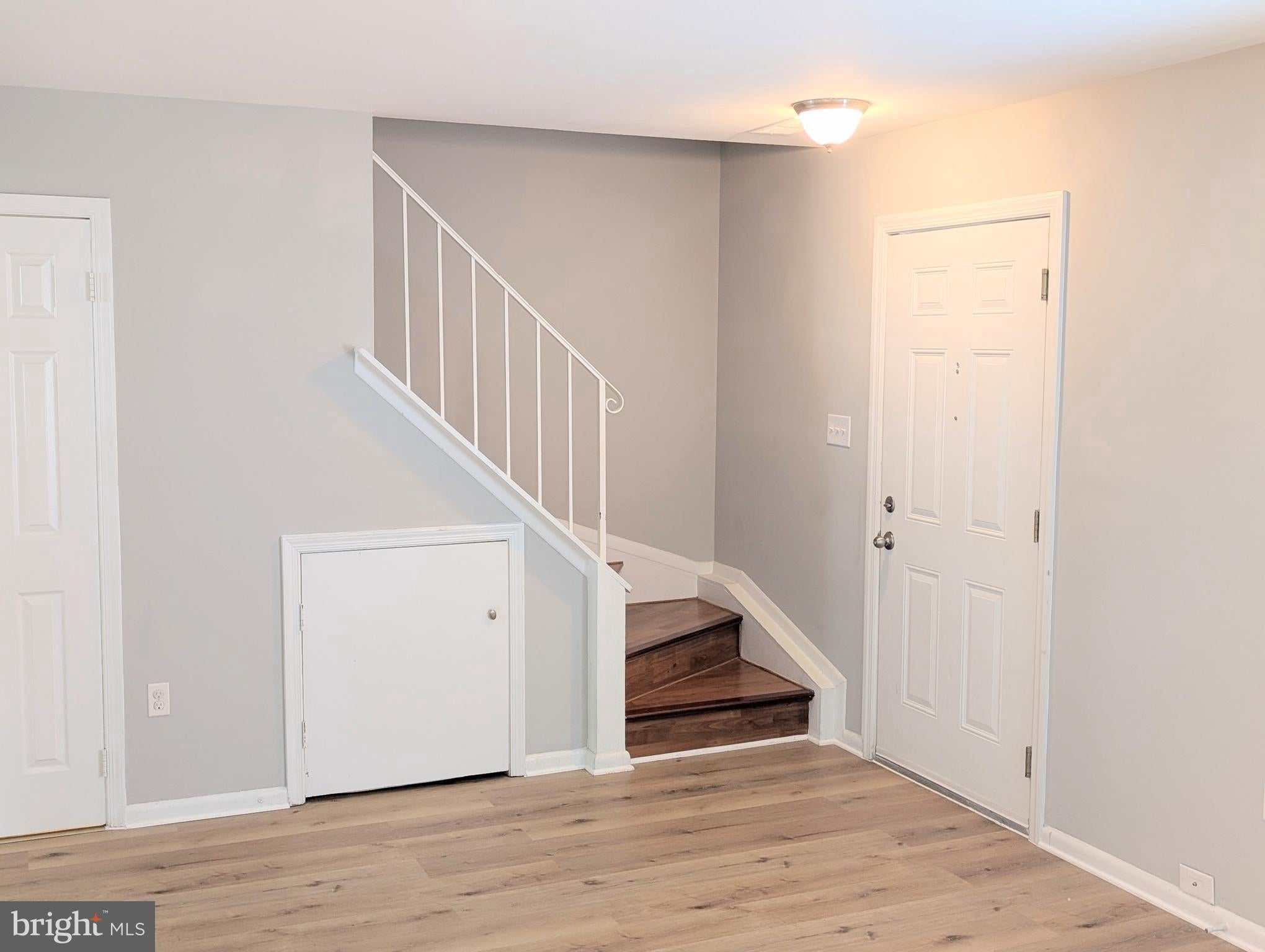 4164 HAMLIN COURT
