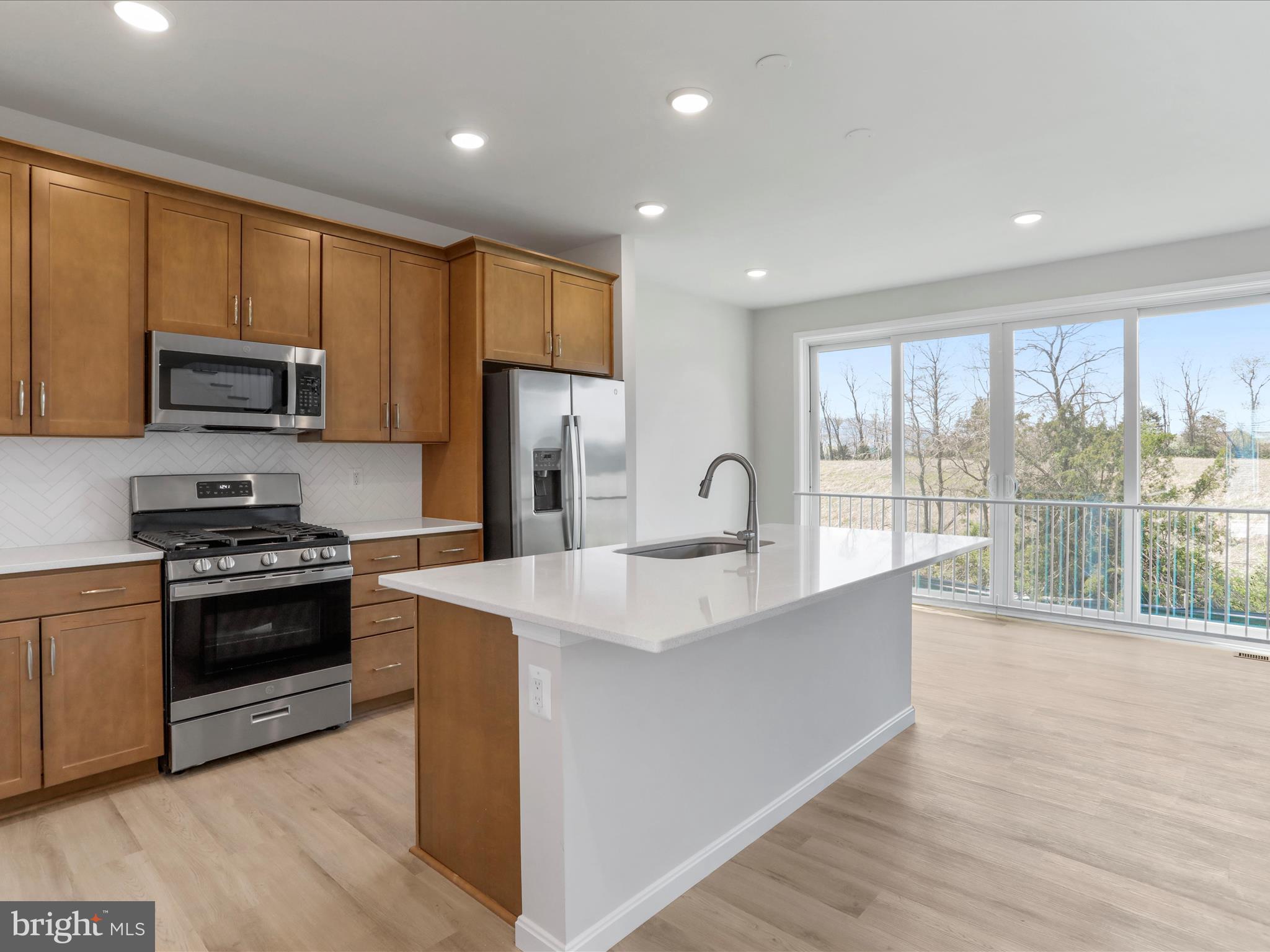 SEASONS AT MIDDLETOWN PLACE - Residential