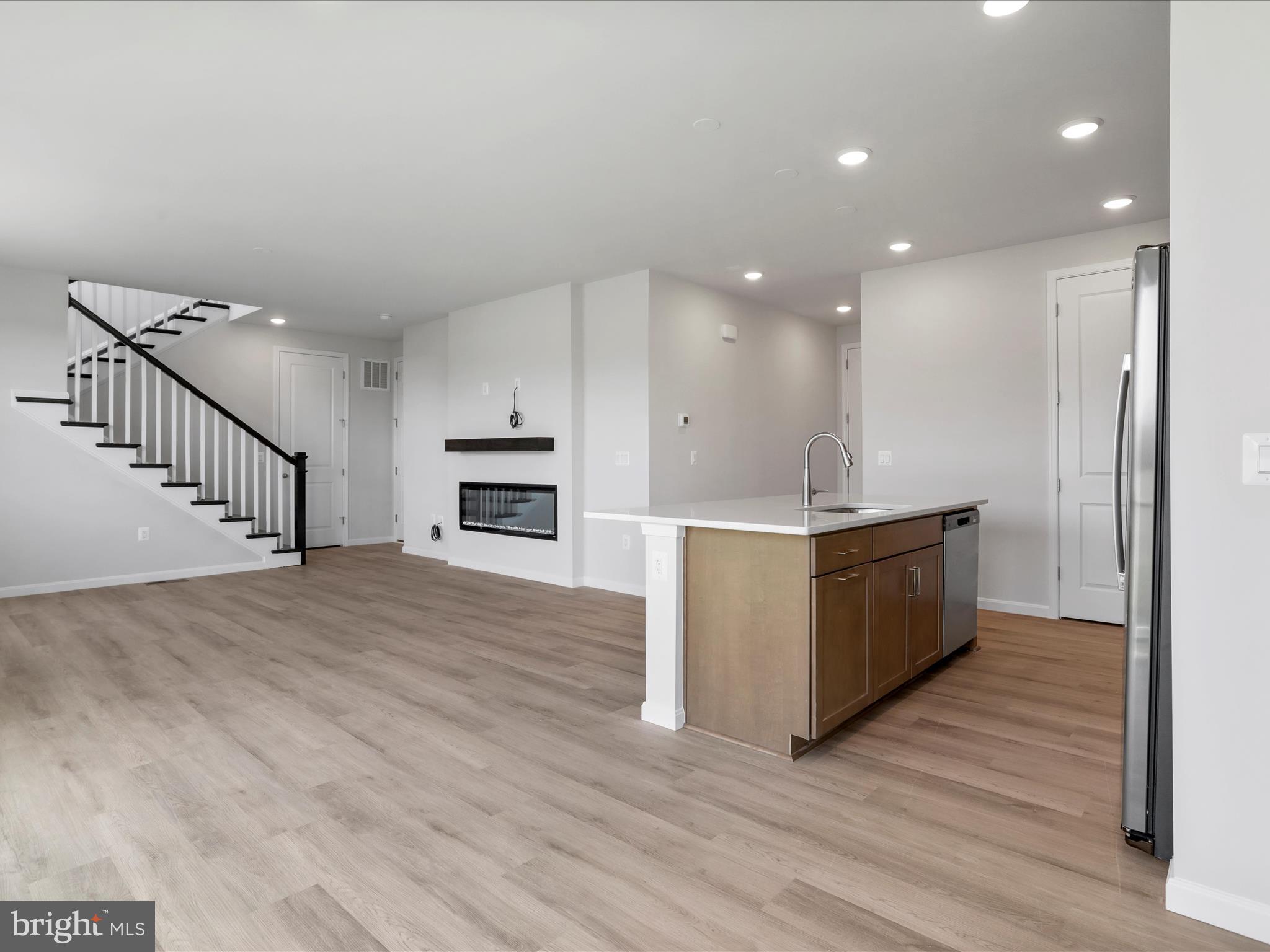 SEASONS AT MIDDLETOWN PLACE - Residential