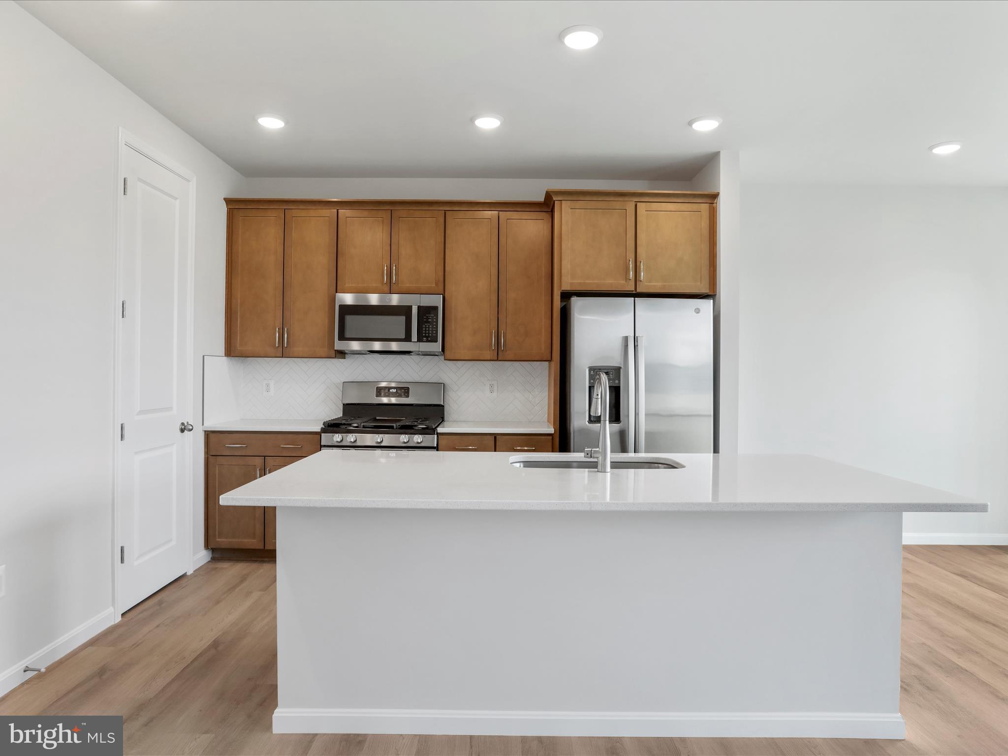 SEASONS AT MIDDLETOWN PLACE - Residential