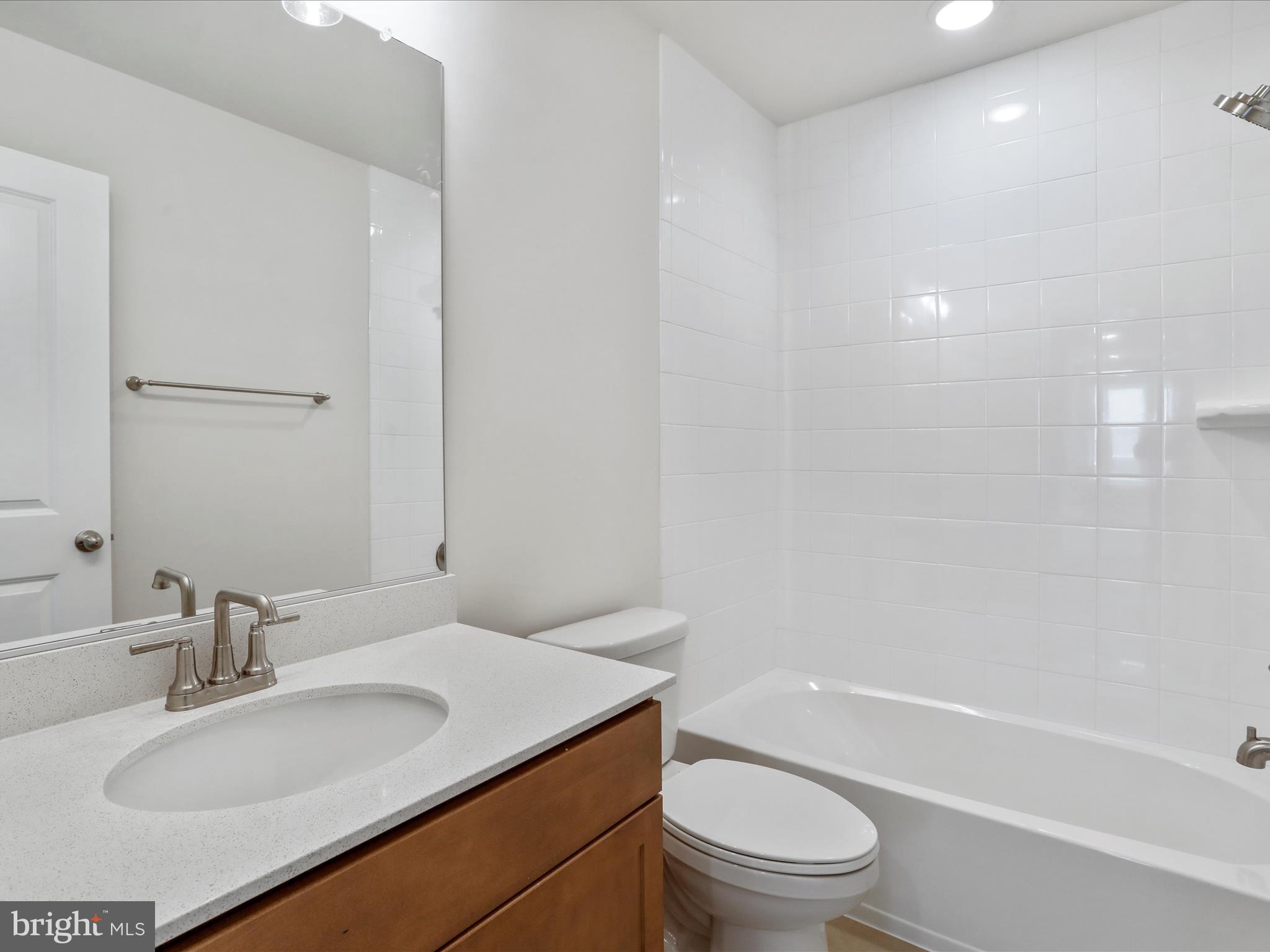 SEASONS AT MIDDLETOWN PLACE - Residential