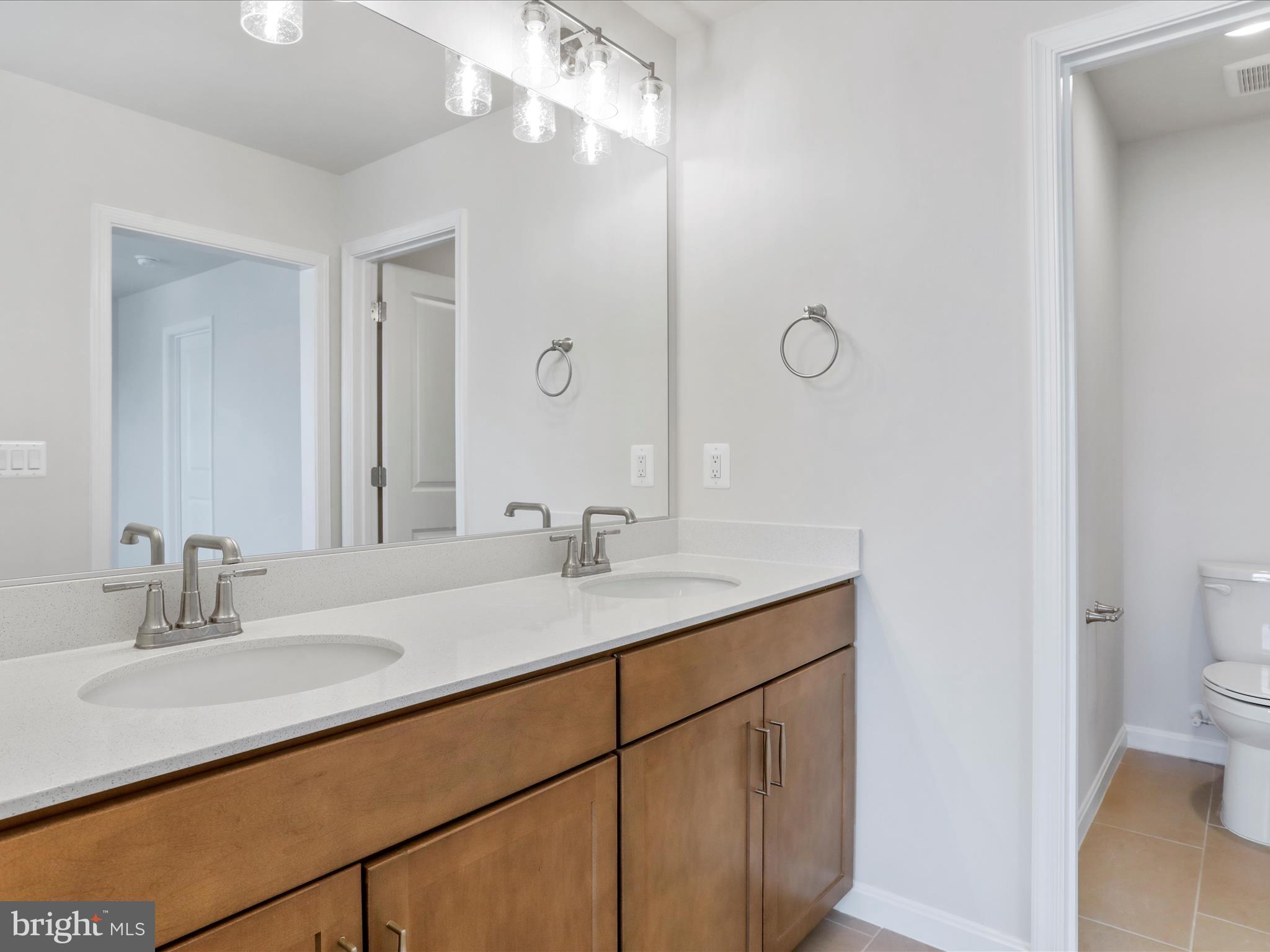 SEASONS AT MIDDLETOWN PLACE - Residential