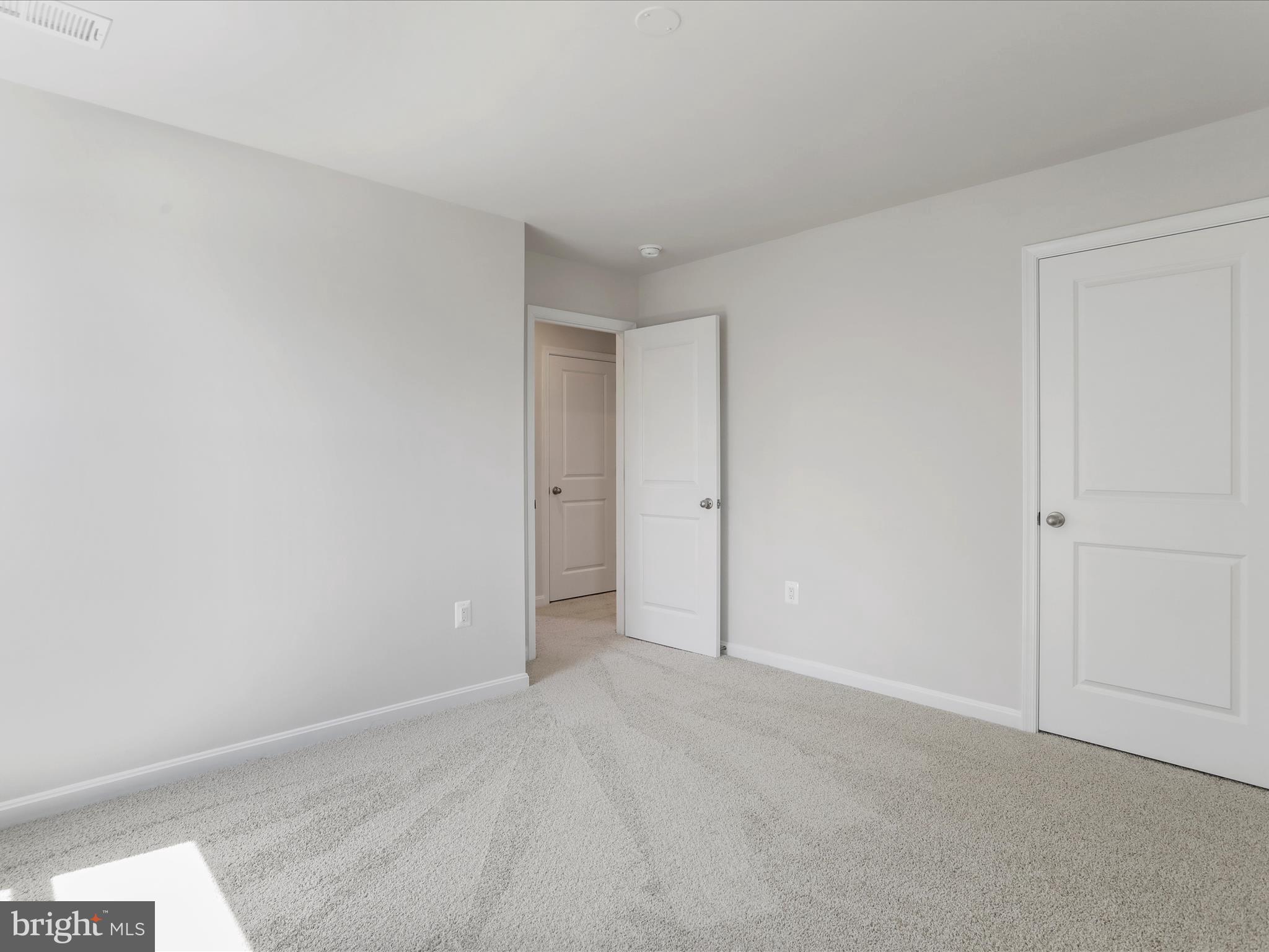 SEASONS AT MIDDLETOWN PLACE - Residential