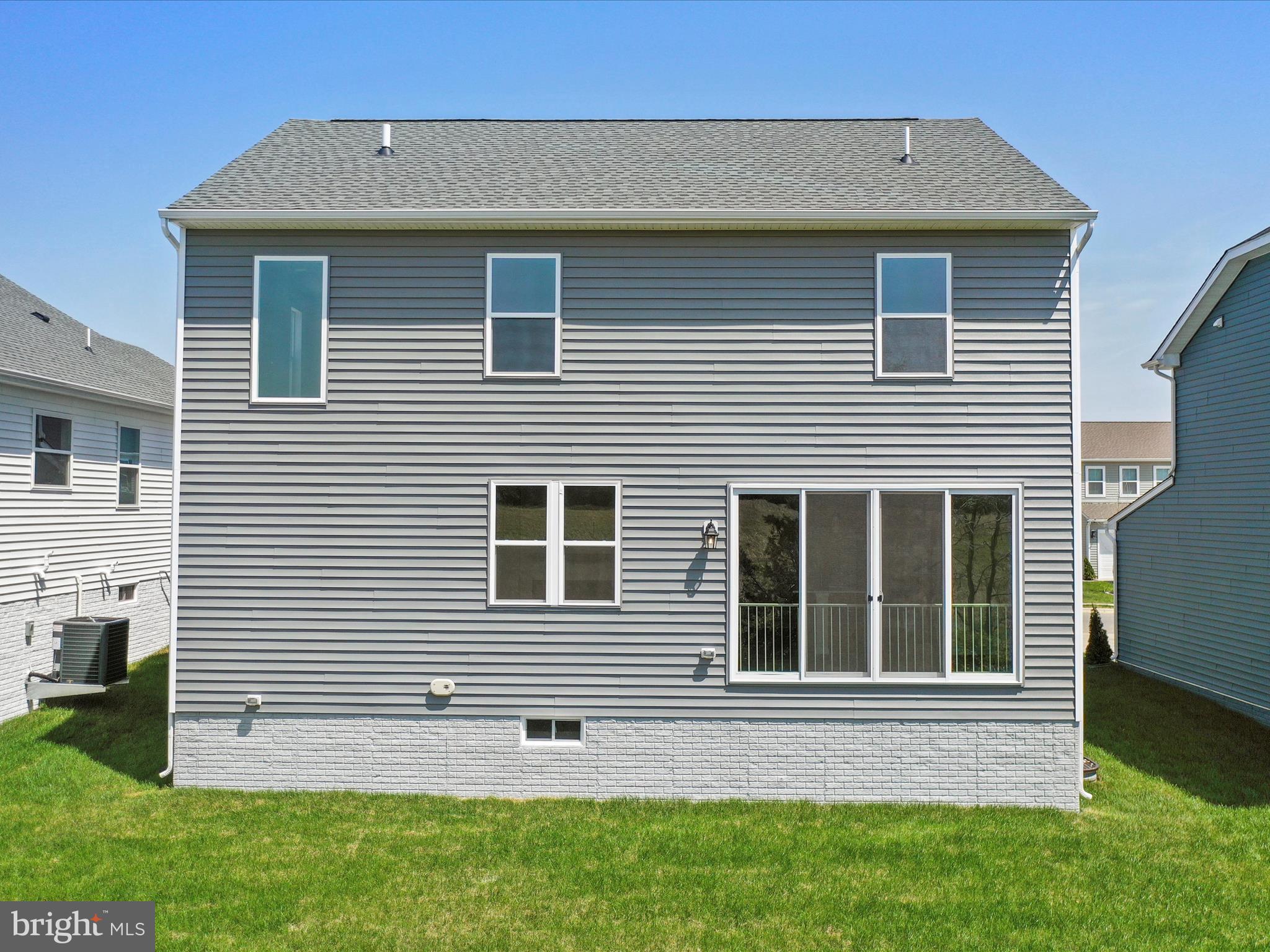 SEASONS AT MIDDLETOWN PLACE - Residential