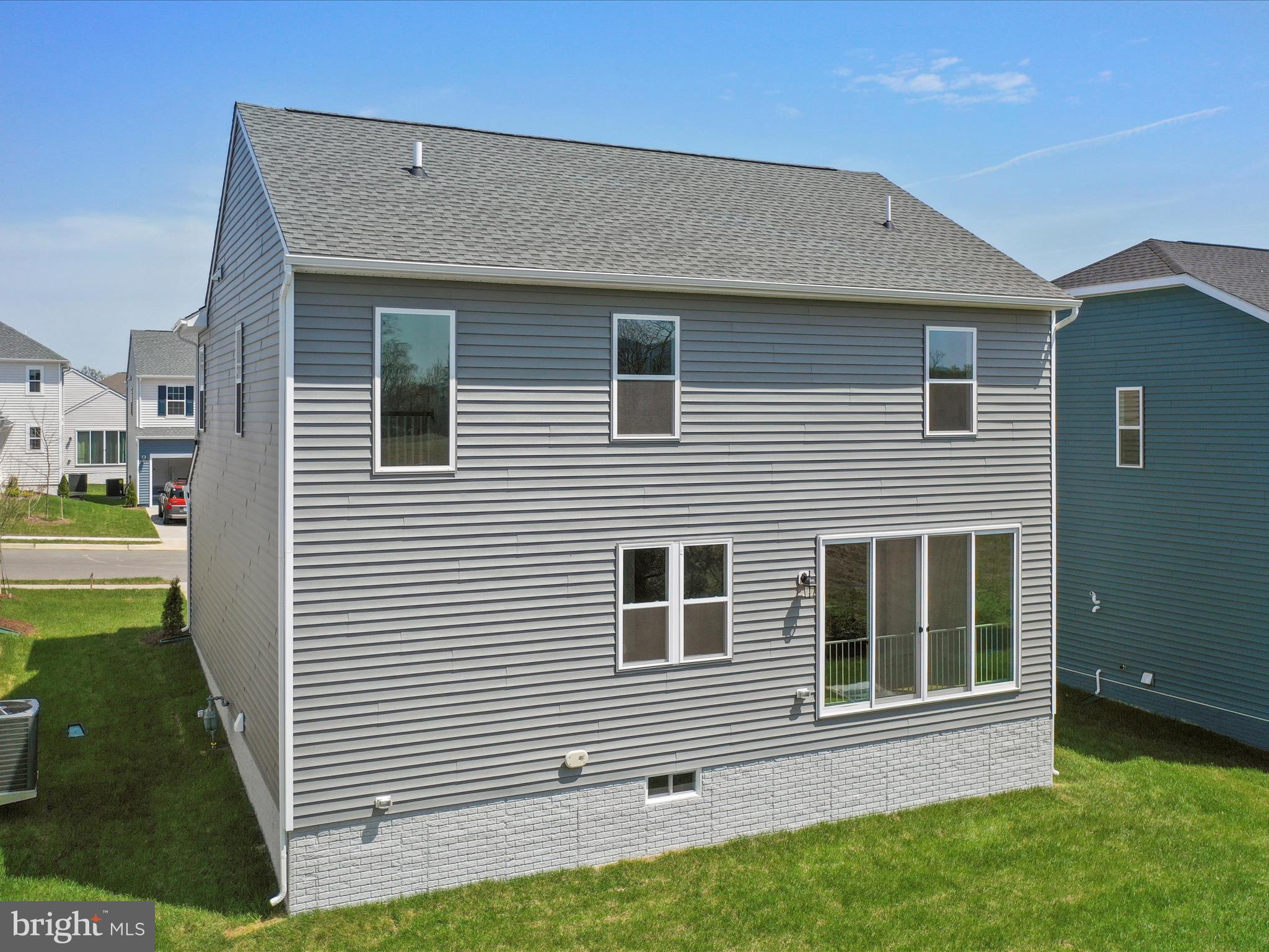 SEASONS AT MIDDLETOWN PLACE - Residential