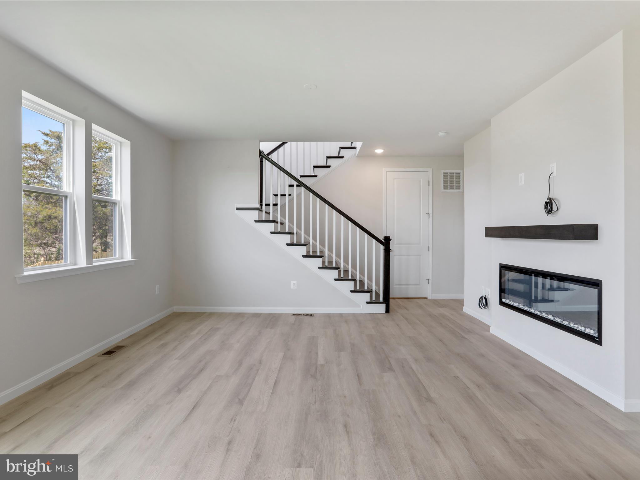 SEASONS AT MIDDLETOWN PLACE - Residential