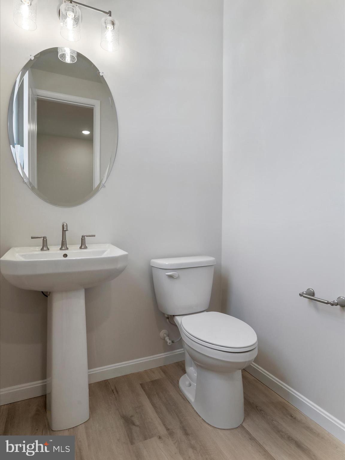 SEASONS AT MIDDLETOWN PLACE - Residential