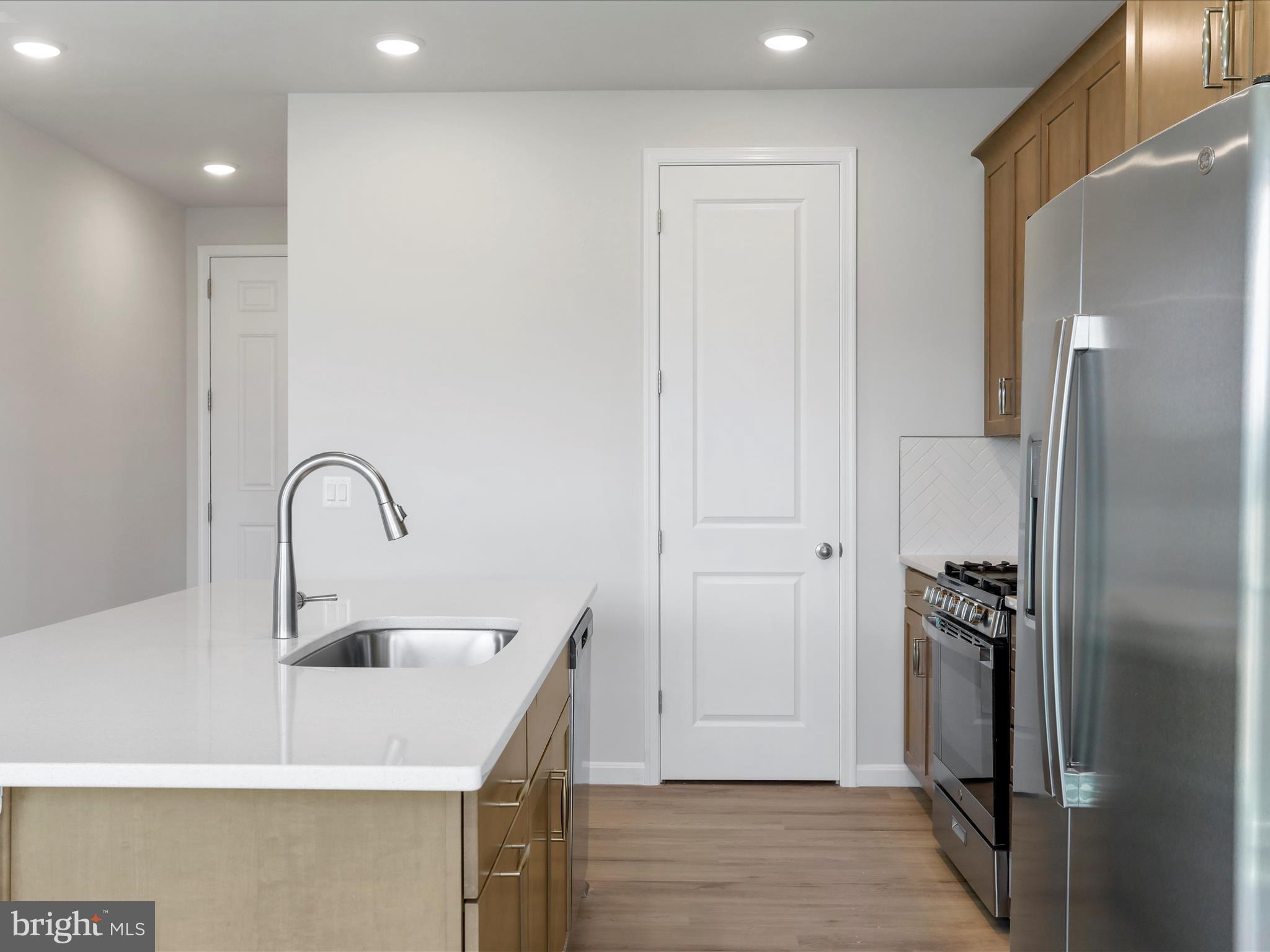 SEASONS AT MIDDLETOWN PLACE - Residential