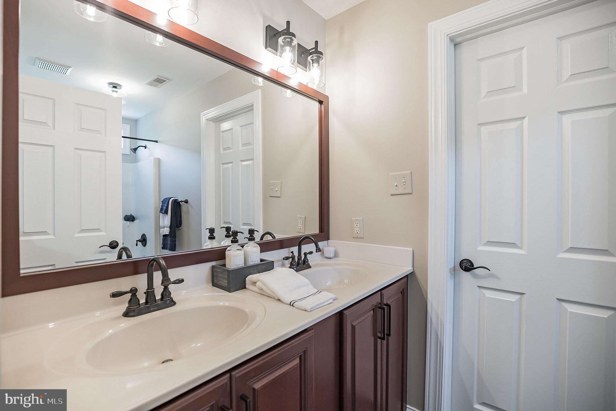 WHITE CLAY GLEN - Residential
