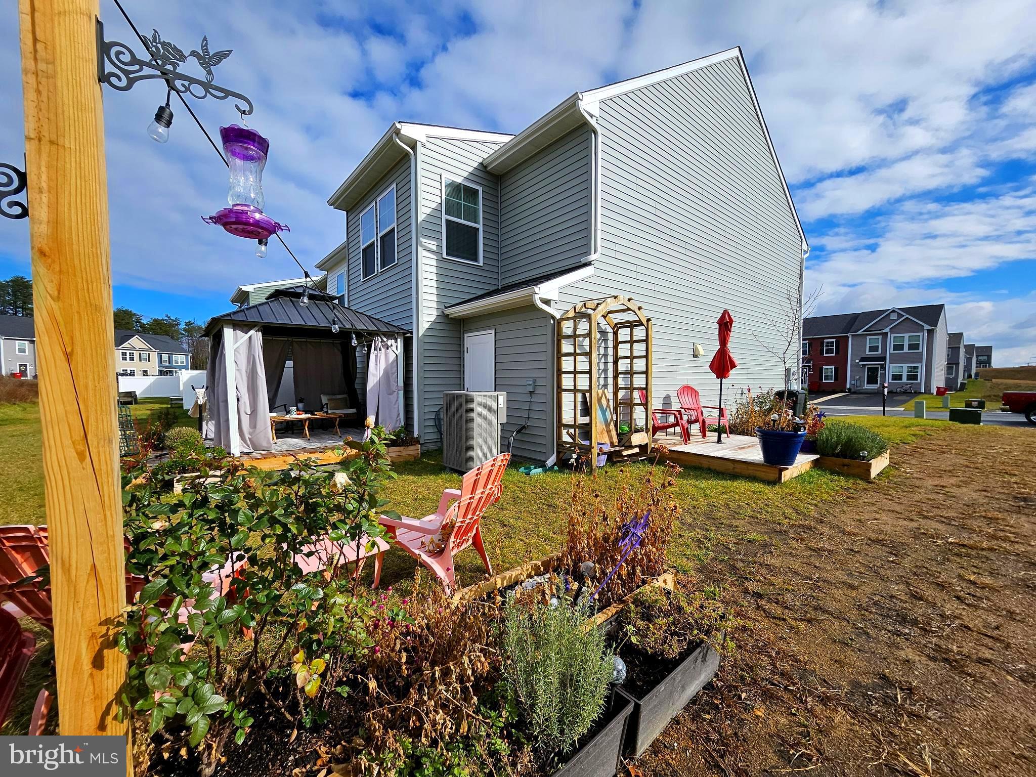 WHISPERING PINES - Residential