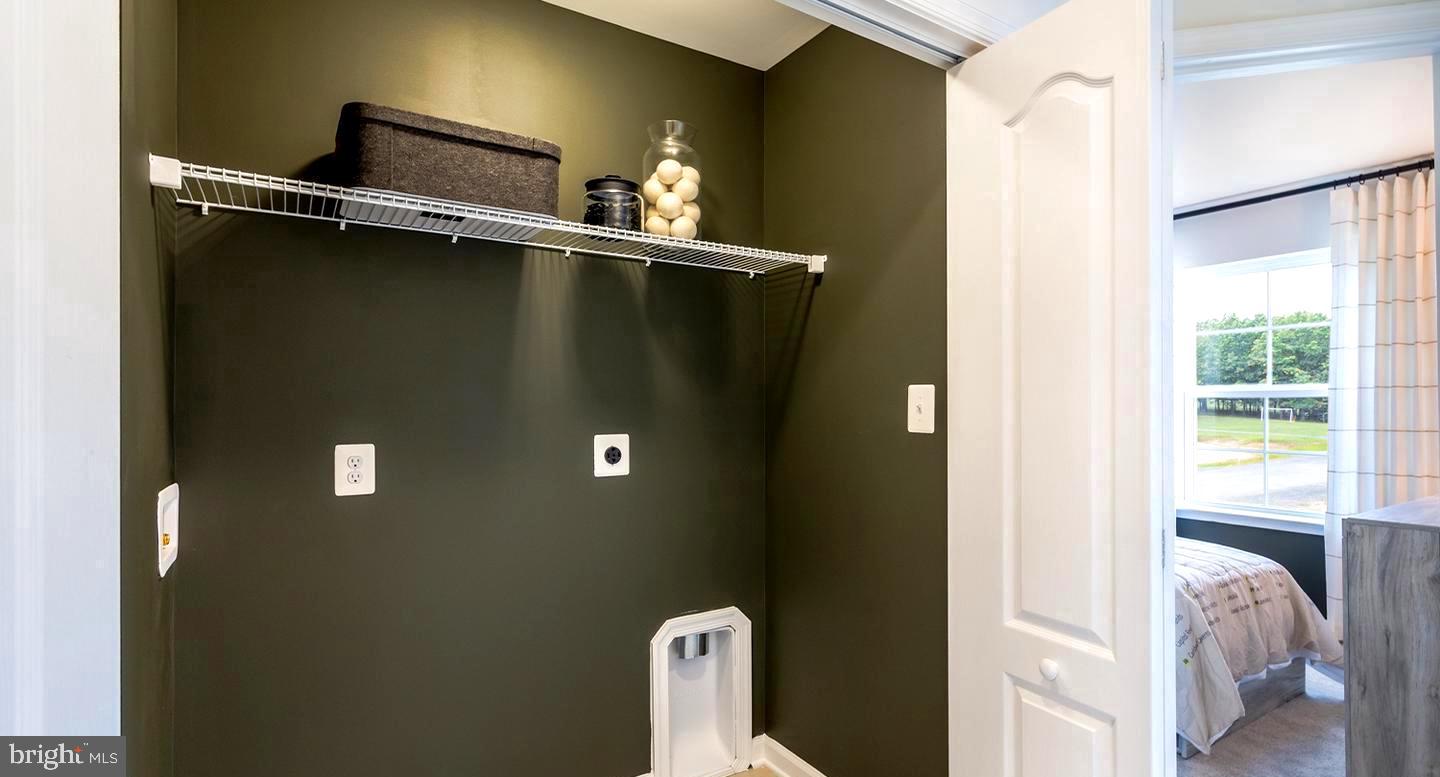 WHISPERING PINES - Residential